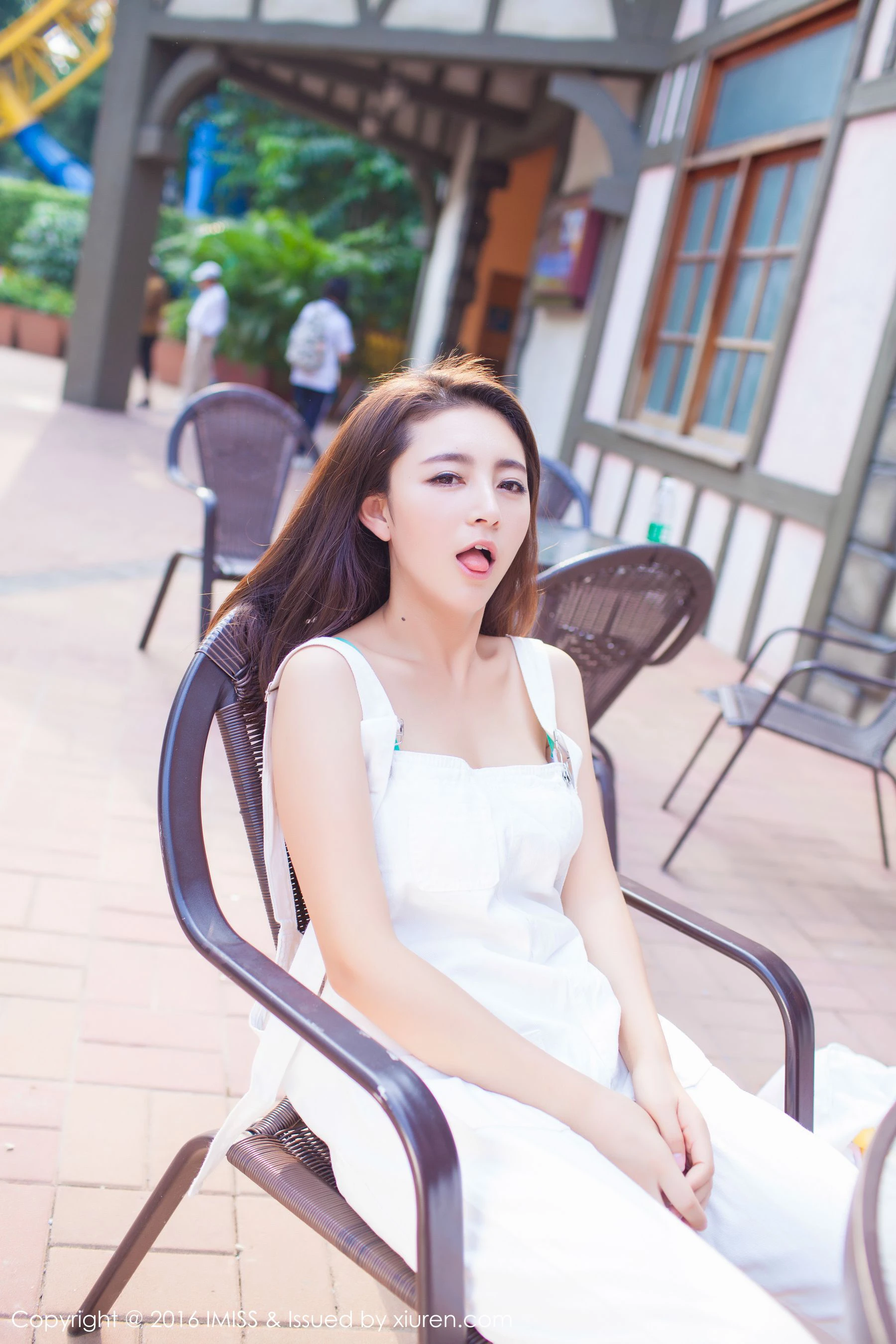  夏茉GIGI《2套服饰街拍》 爱蜜社IMiss Vol.066第1张