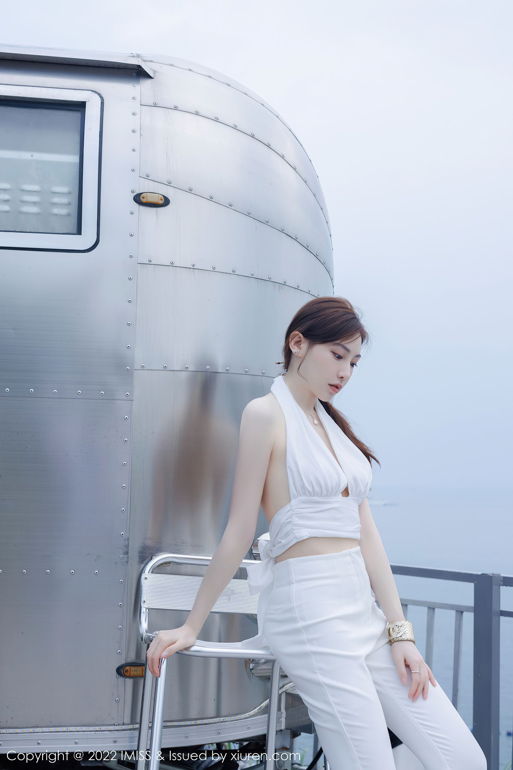  爱蜜社 VOL.706 Lynn刘奕宁 长裙美腿第10张