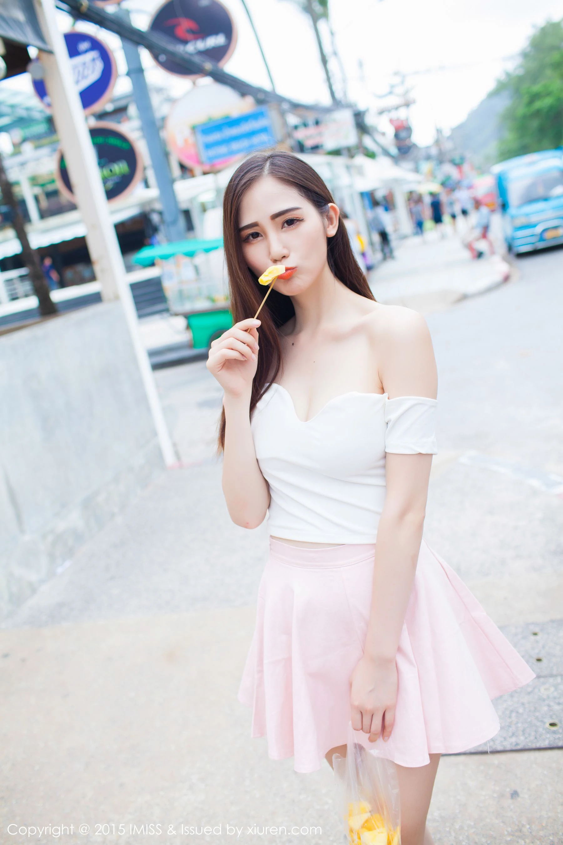  高挑美女SISY思《4套清新服饰》 爱蜜社IMiss Vol.041第15张