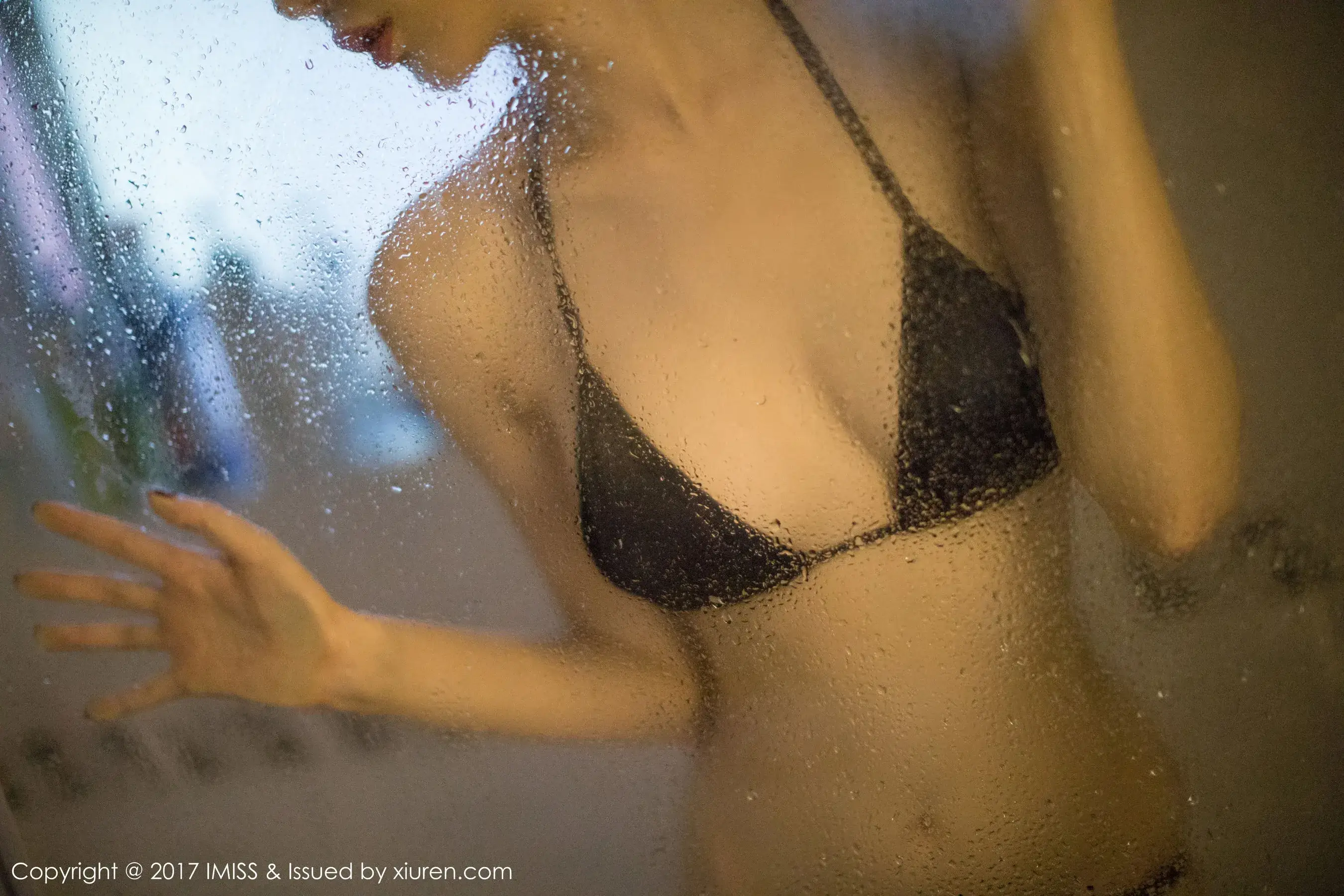 萌琪琪Irene《泳池湿身》 爱蜜社IMiss VOL.205第14张