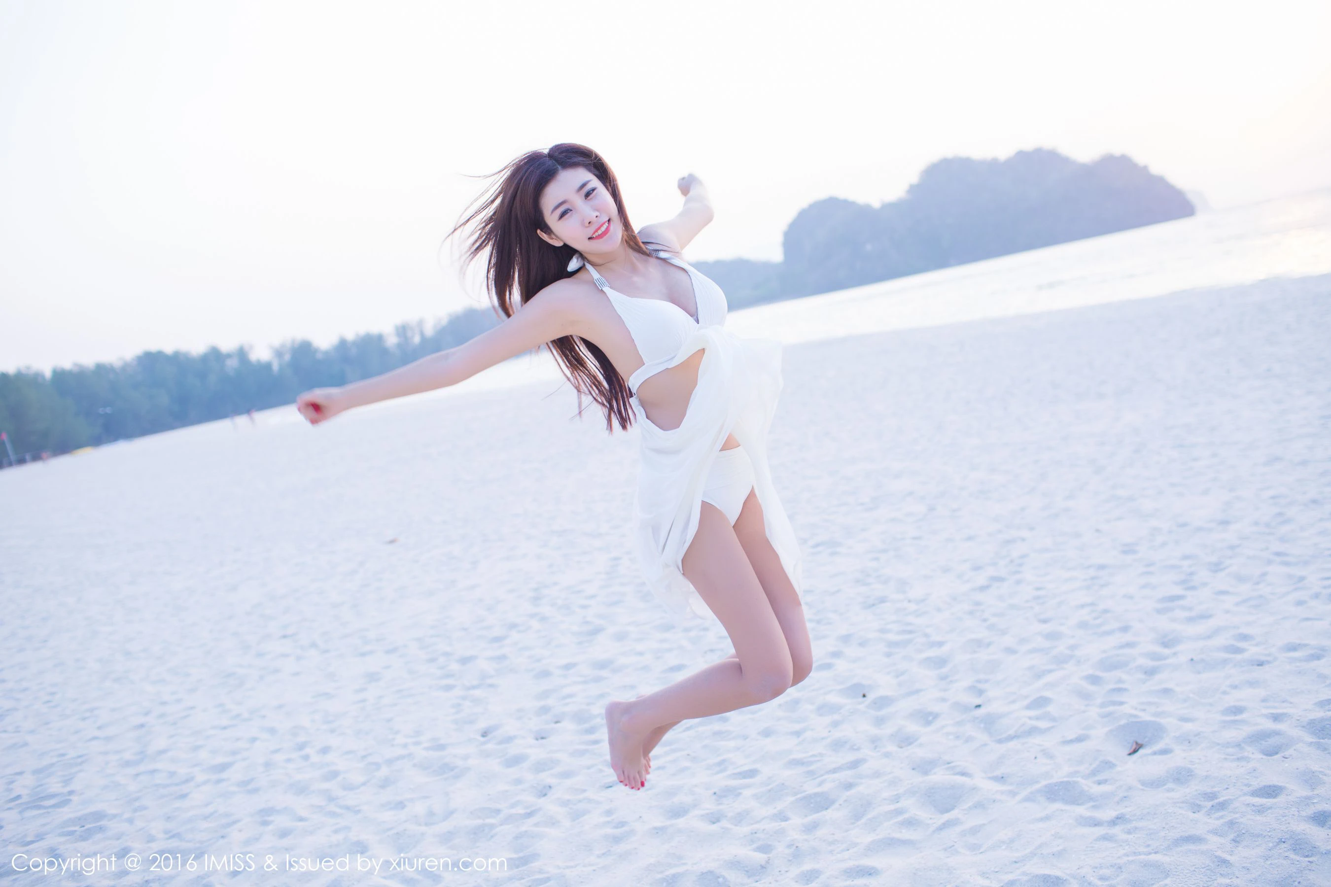 程小烦不烦《粉色装扮+白色裙子外拍》 爱蜜社IMiss Vol.086第10张