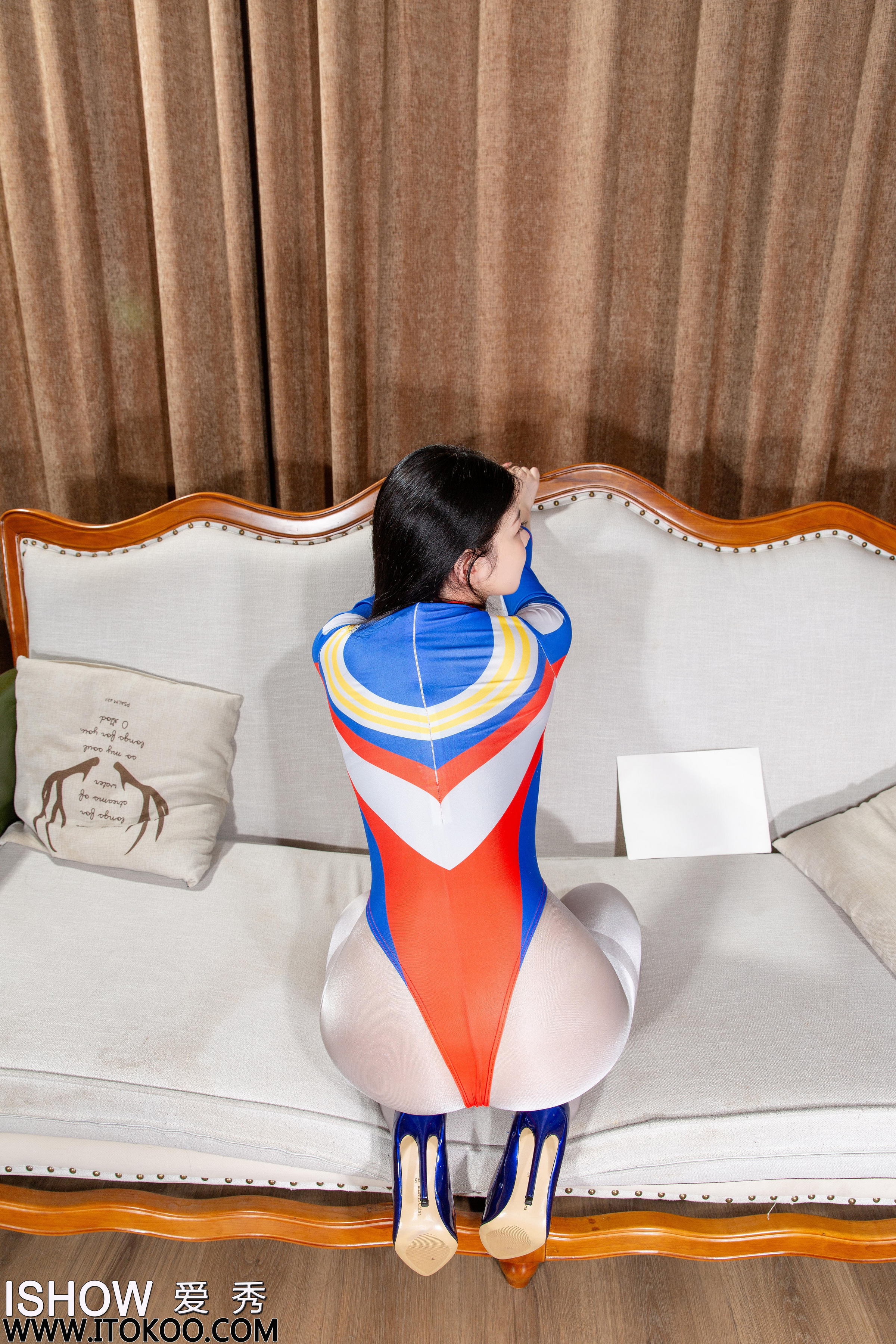 [ISHOW爱秀]2024-06-22 NO.421 林沐沐Liny COS春丽与奥特曼 紧身情趣制服加肉丝美腿性感私房写真集第8张