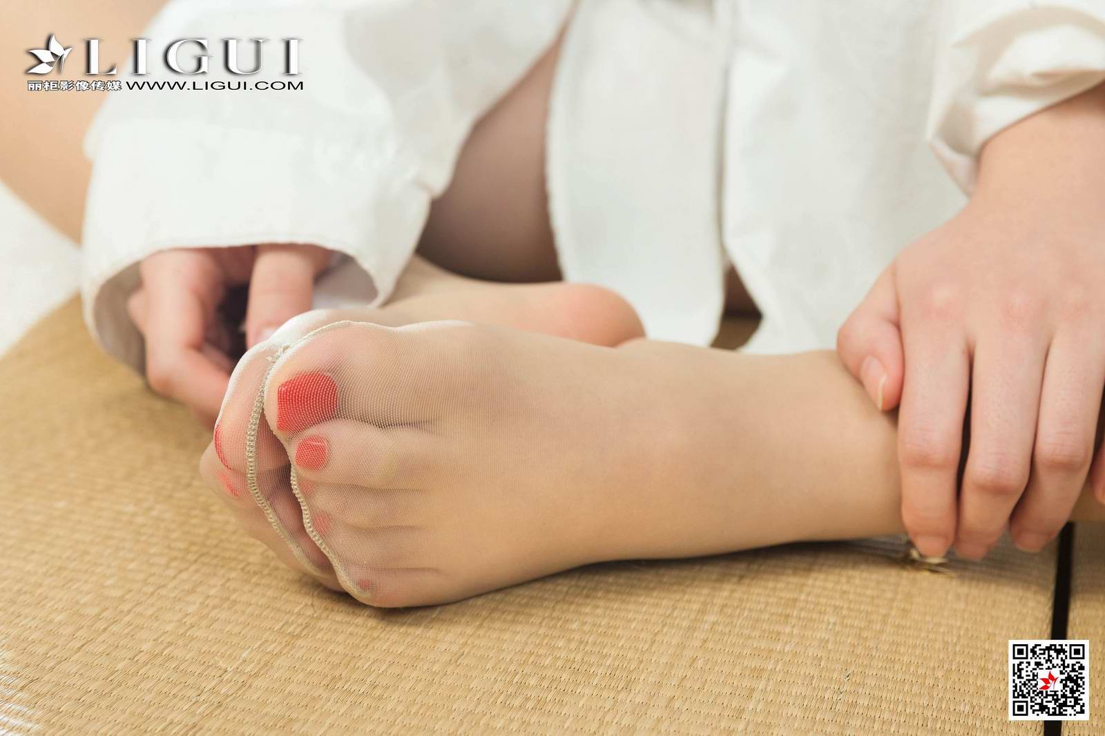 Ligui丽柜 2020.05.27《香浴名莲》潘潘第2张