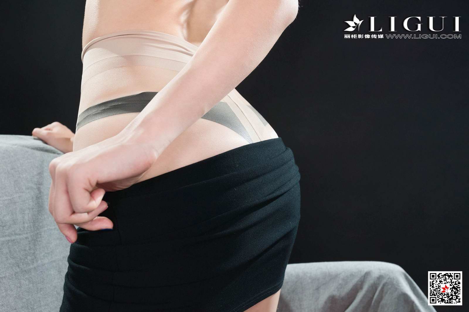 Ligui丽柜 2020.08.28《梦欲女同事》苏黎第3张