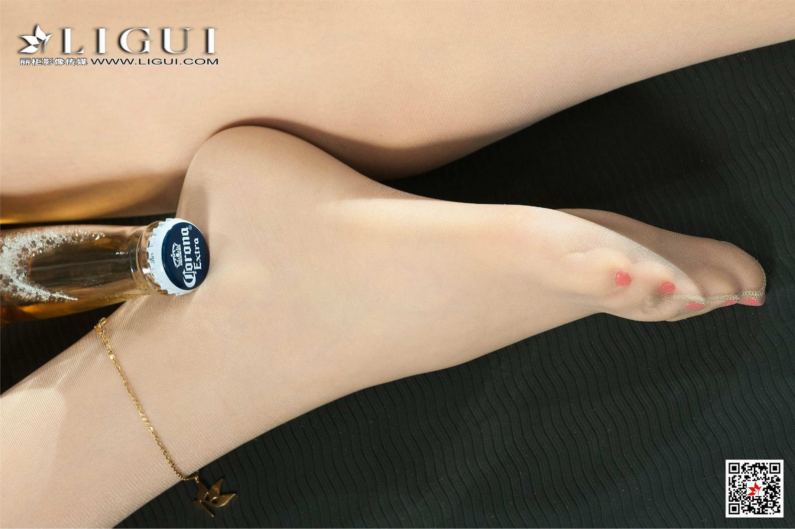 Ligui丽柜 2020.10.14《滑板女郎》甜甜第2张