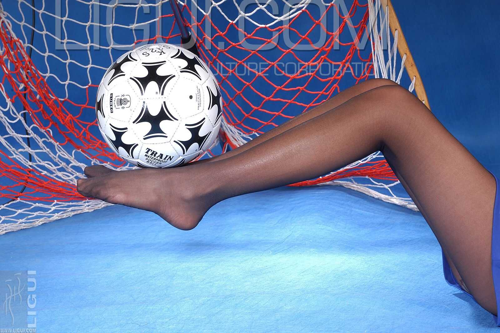 [丽柜LiGui] Model 默默《足球寶貝》丝足写真集图片第4张