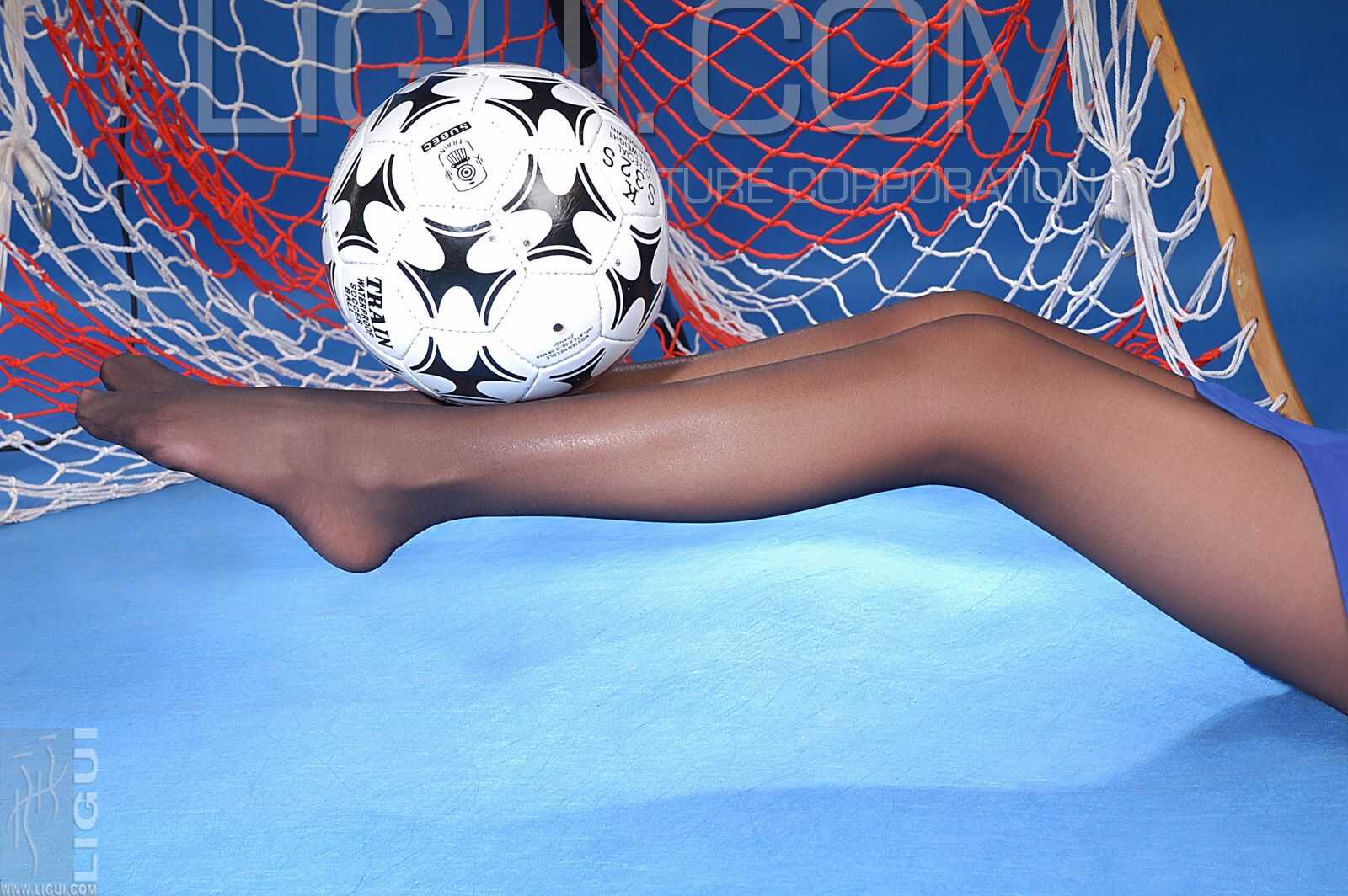 [丽柜LiGui] Model 默默《足球寶貝》丝足写真集图片第3张