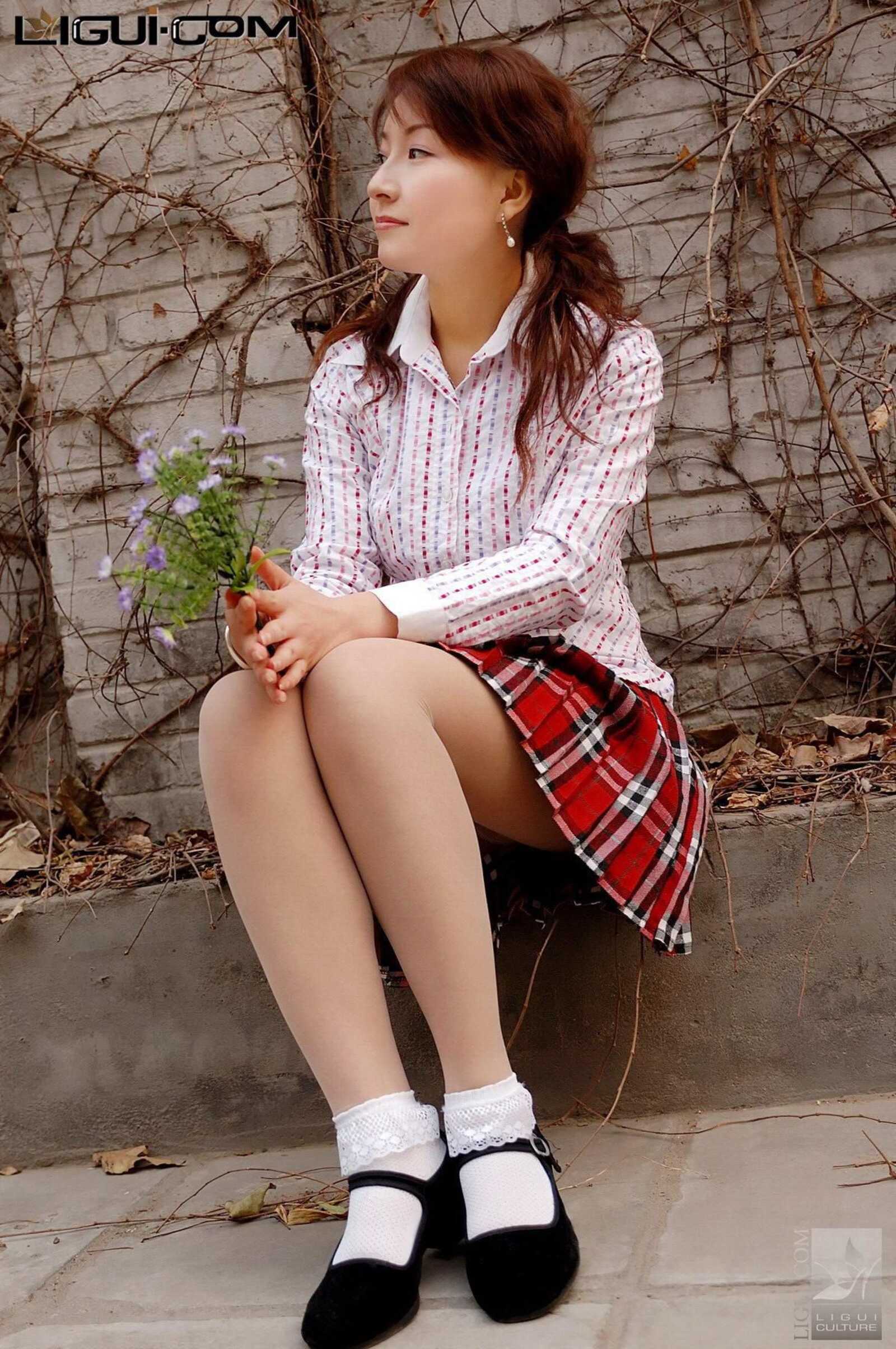 [丽柜LiGui] Model 英子《初恋布鞋女孩》丝足写真图第9张