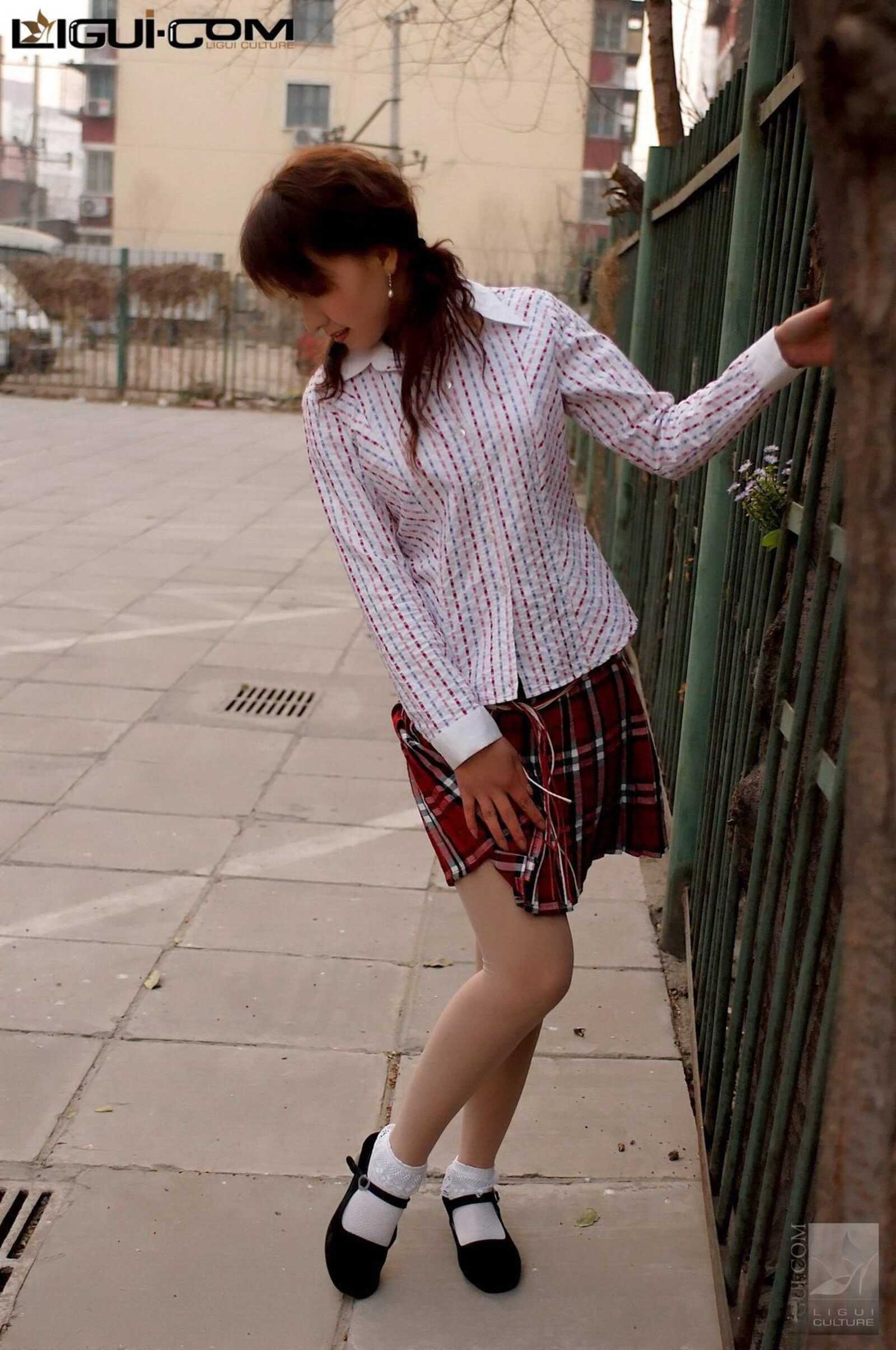 [丽柜LiGui] Model 英子《初恋布鞋女孩》丝足写真图第7张