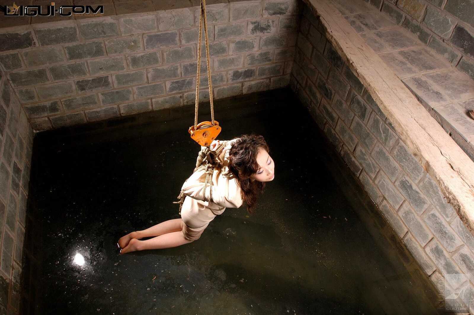 Model 露露《空中吊人捆绑》 [丽柜美束LiGui]  丝足第3张