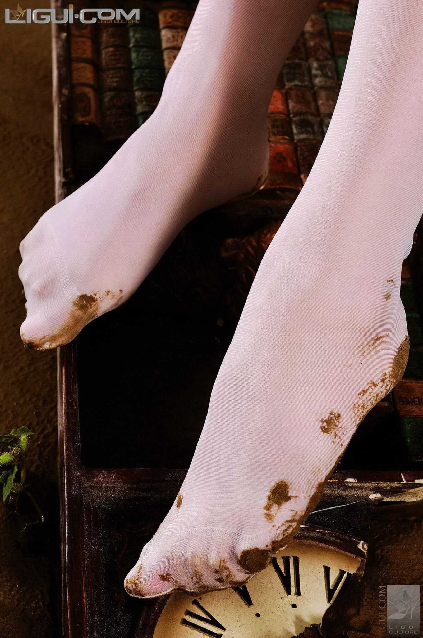 Model CoCo《色戒》 [丽柜美束LiGui] 丝足写真图片第1张