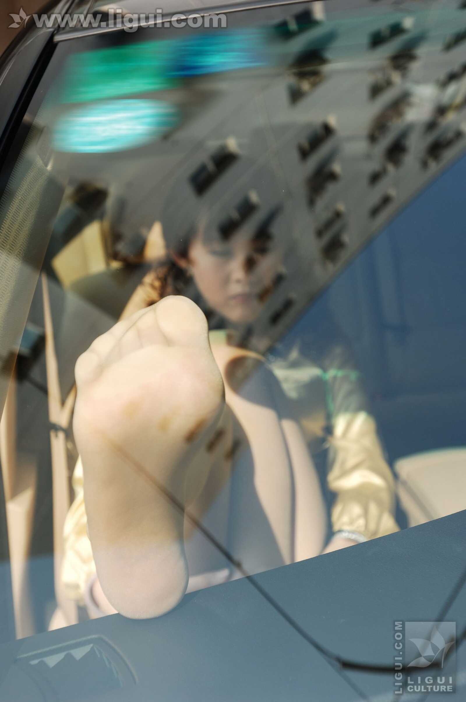 Model 菲菲《宝马藏娇看美丝》 [丽柜LiGui] 美腿玉第2张