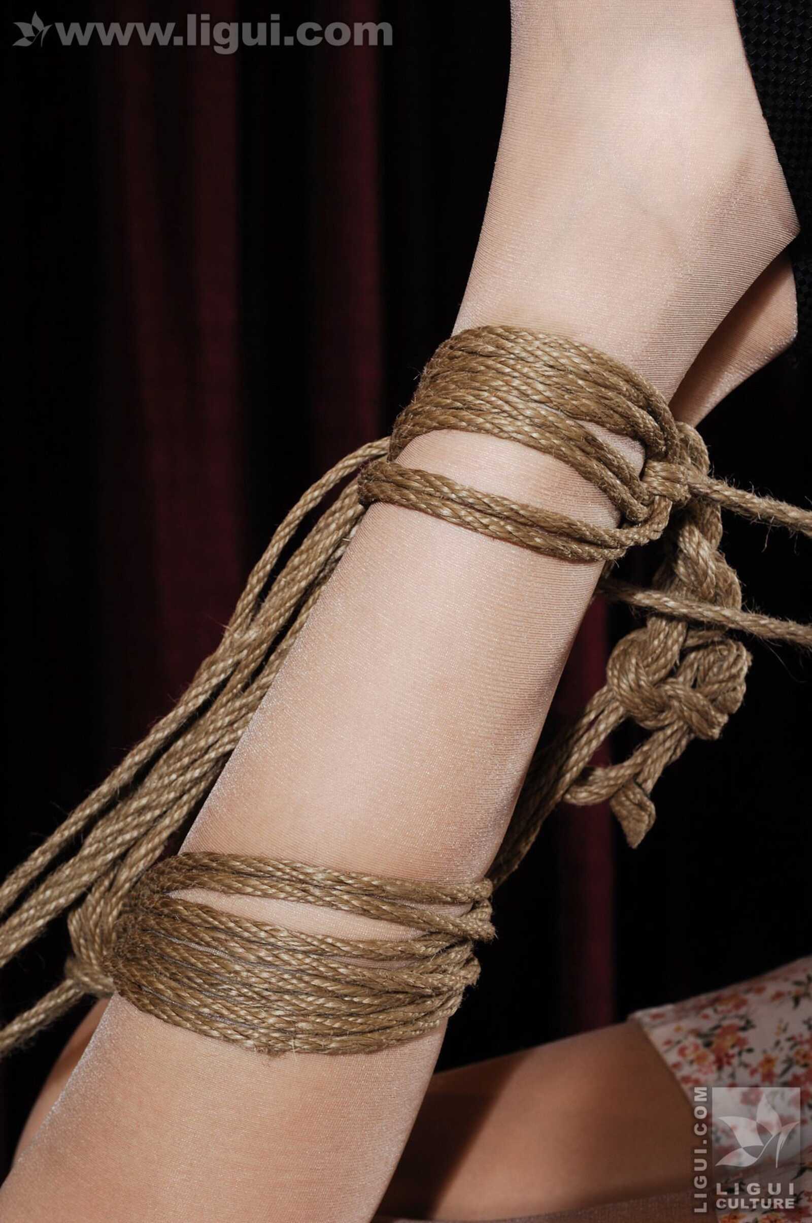 Model 梦娜《幕前束缚之美》 [丽柜美束LiGui] 美腿第11张