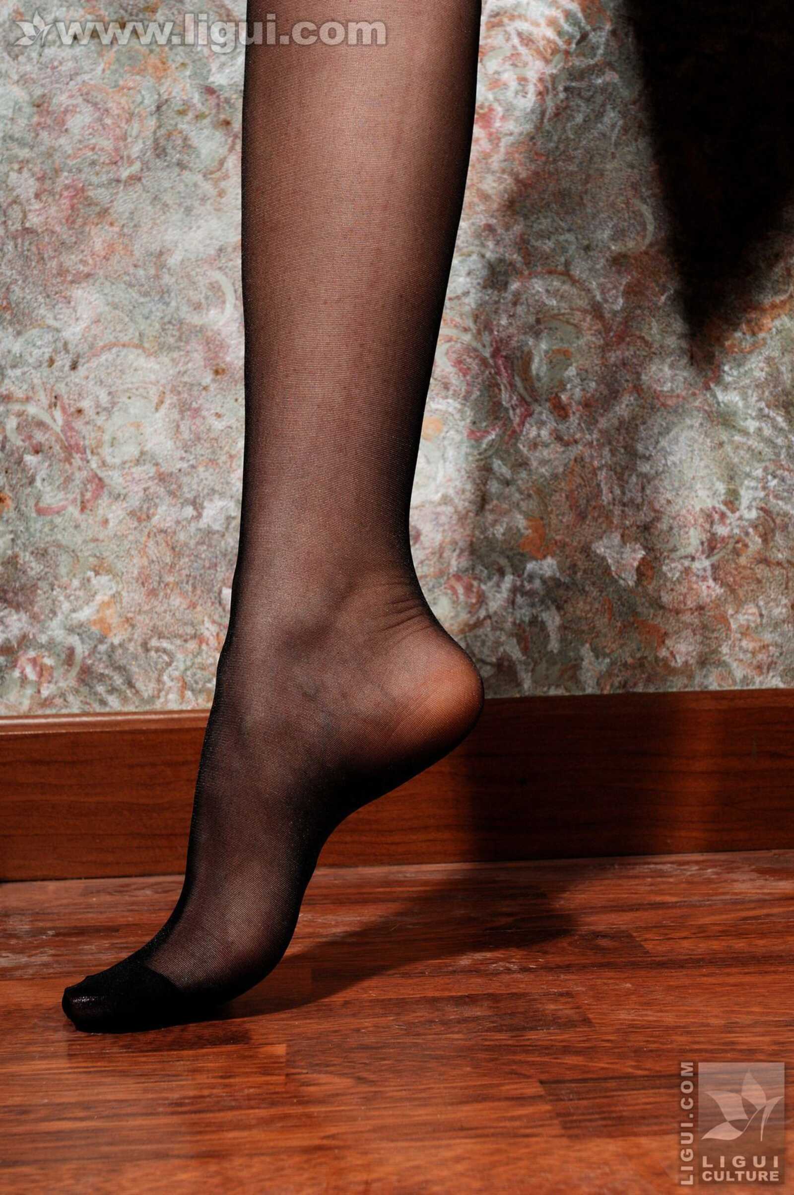 Model 肖宇飞《甜蜜笑容中的丝袜诱惑》 [丽柜Li第4张