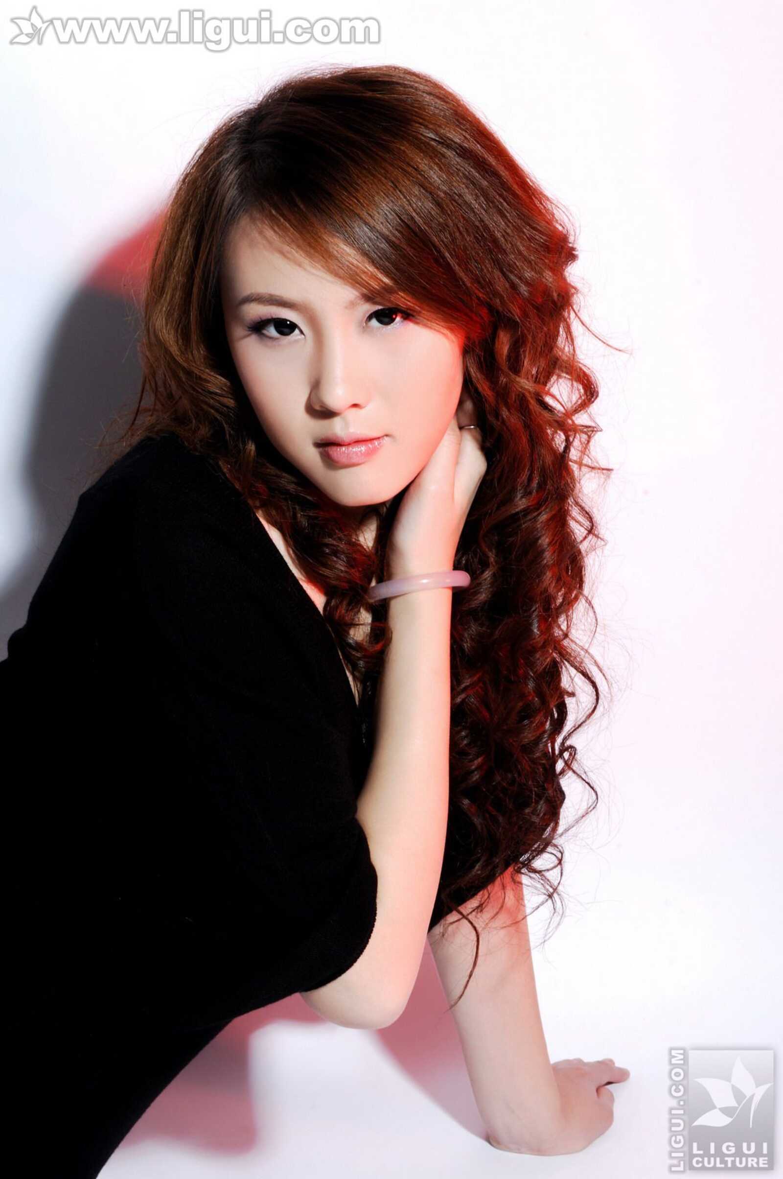 Model 菲菲《高贵气质的高跟女郎》 [丽柜LiGui] 美第9张