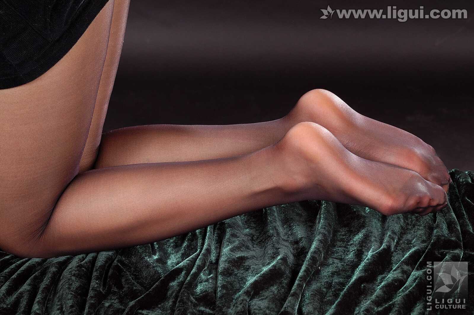 Model 冰清《黑丝熟女诱惑》 [丽柜LiGui] 丝足写真第11张