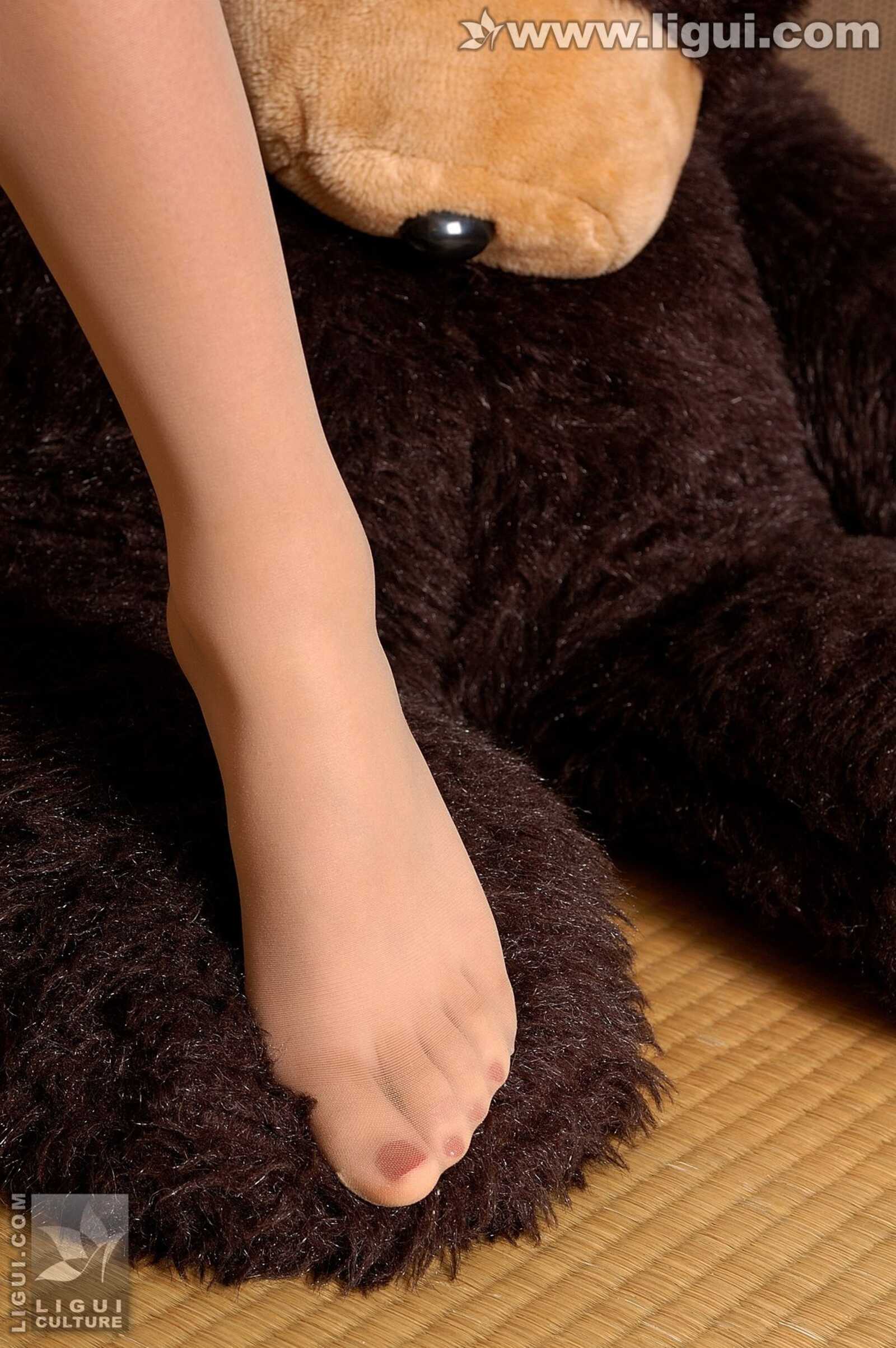 Model 伊园《日本丝袜少女与狗熊的邂逅》 [丽柜第5张