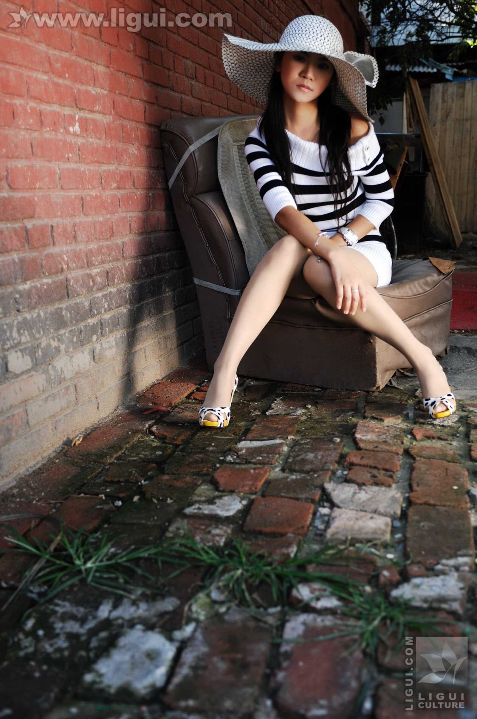 Model 卡鲁鲁《时尚美足达人街边秀》 [丽柜LiGui第8张