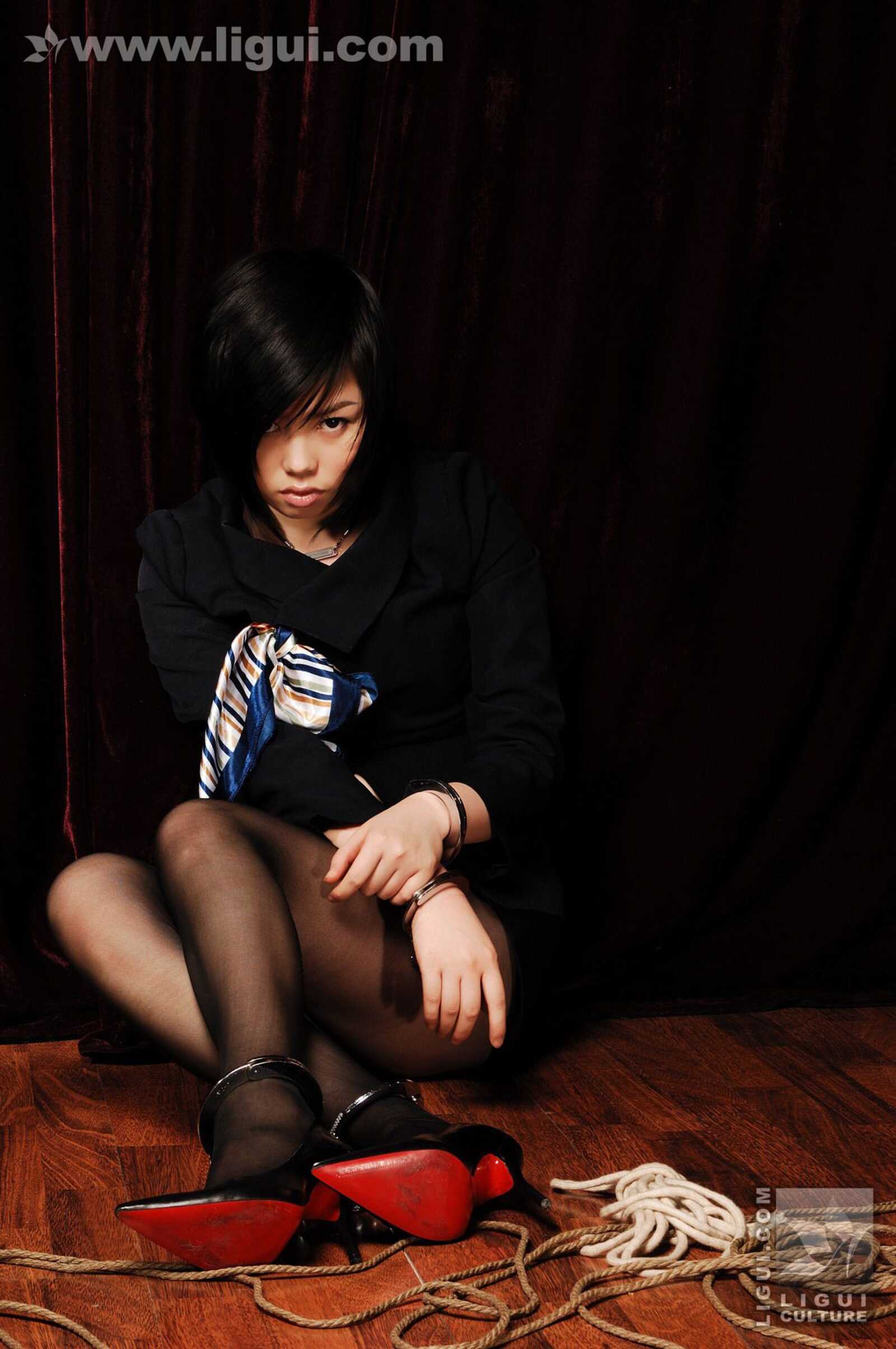 Model 幕子《环环相扣女王沦为阶下囚！》 [丽柜美第2张