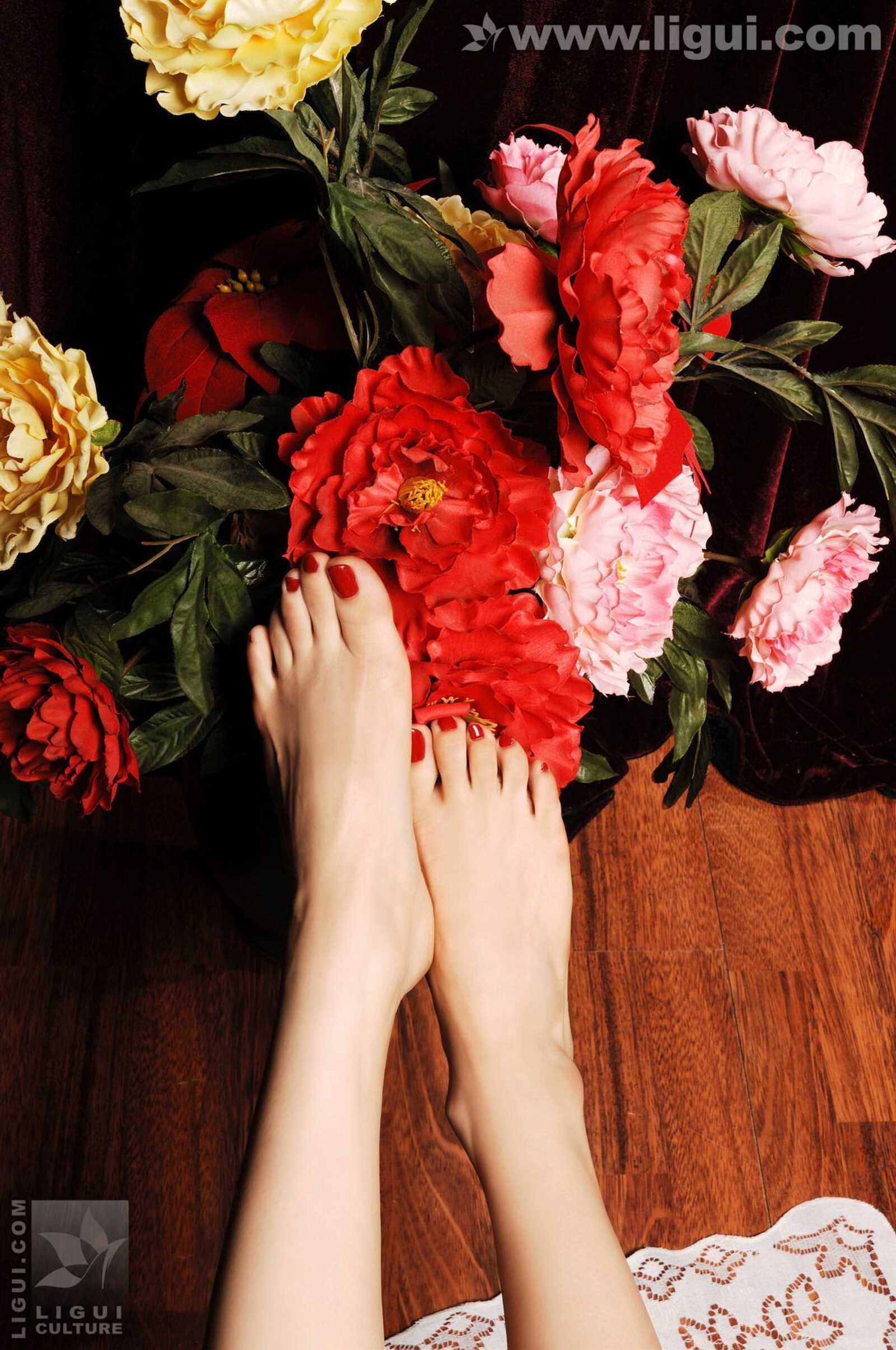 Model 冰清《国内艳妇舞弄原味肉丝》 [丽柜LiGui第1张