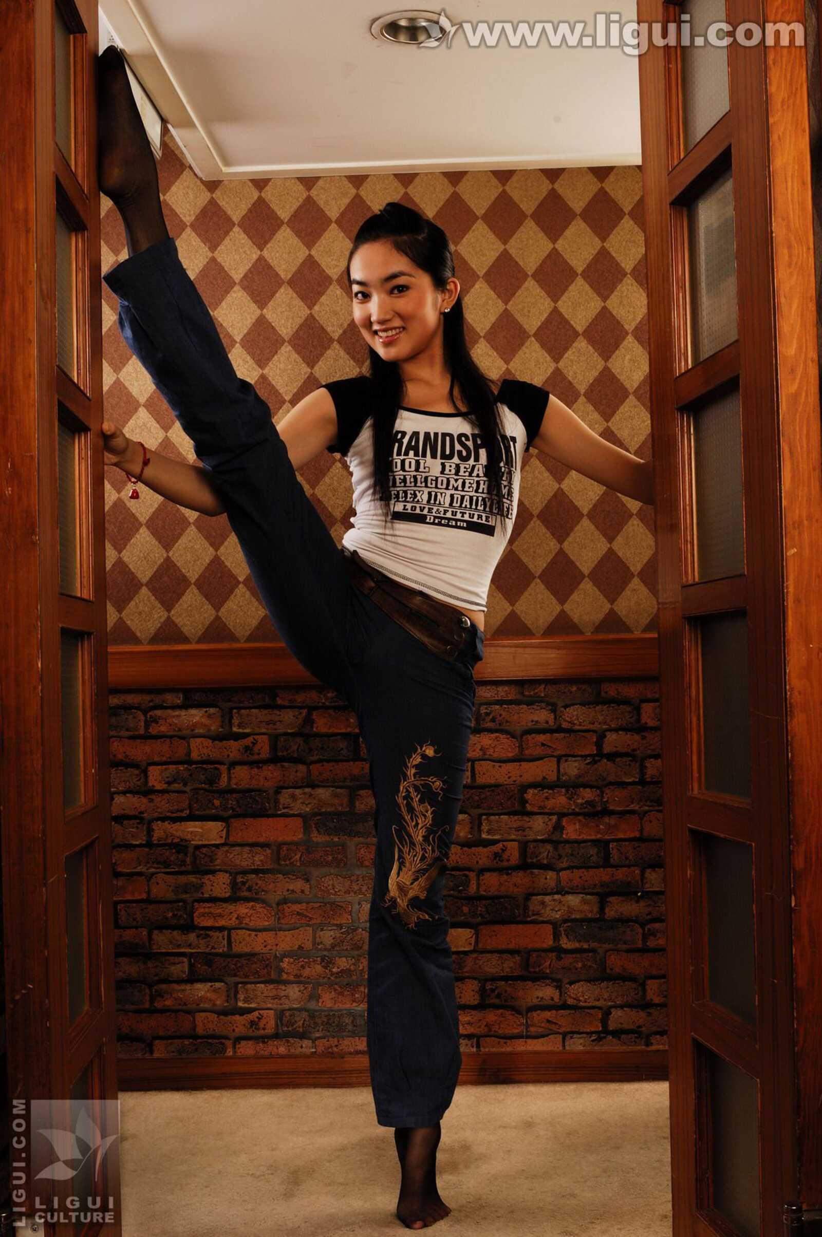 Model 王欢《北影新生炫耀婀娜体态》 [丽柜LiGui第5张