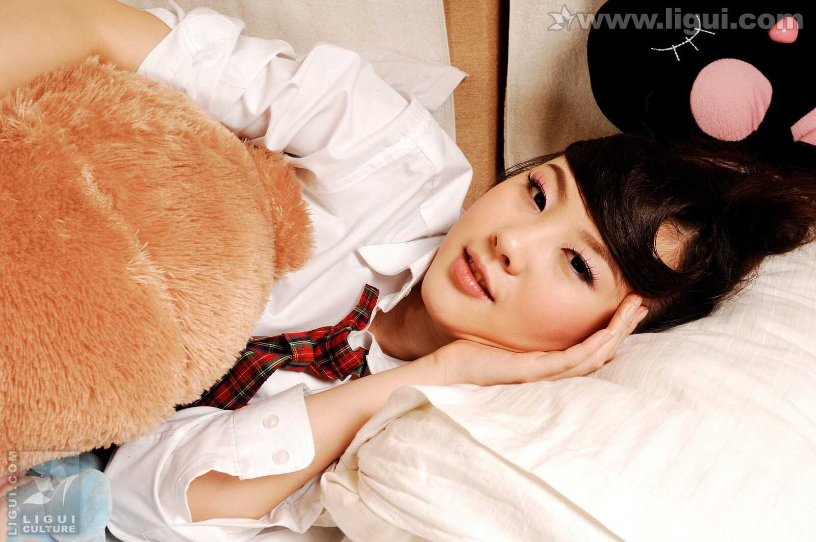 Model 菲菲《大学美少女卧室玩脚》 [丽柜LiGui] 丝第8张