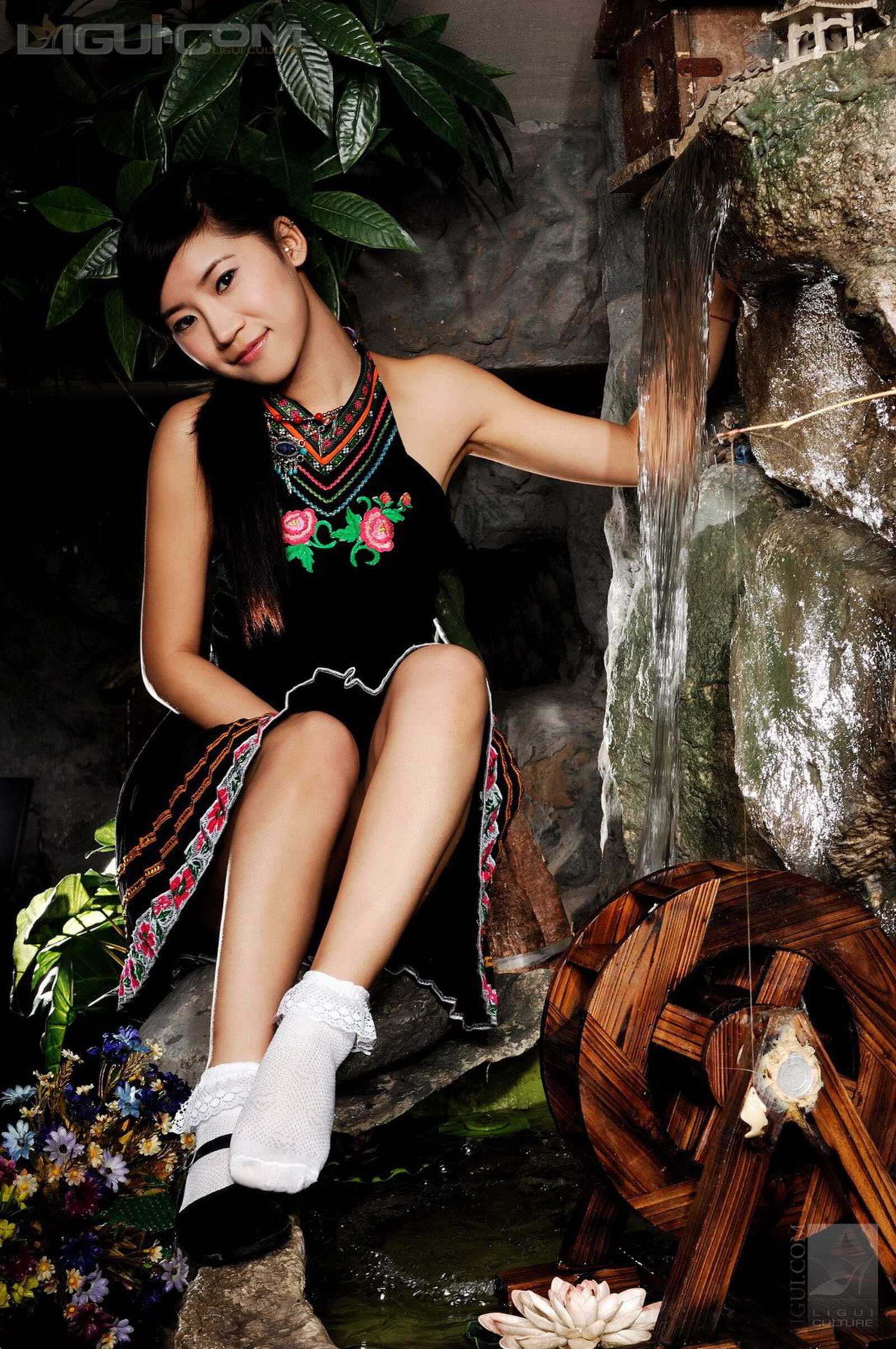 Model 卡鲁鲁《异族风光秀美足》 [丽柜LiGui] 丝袜第8张