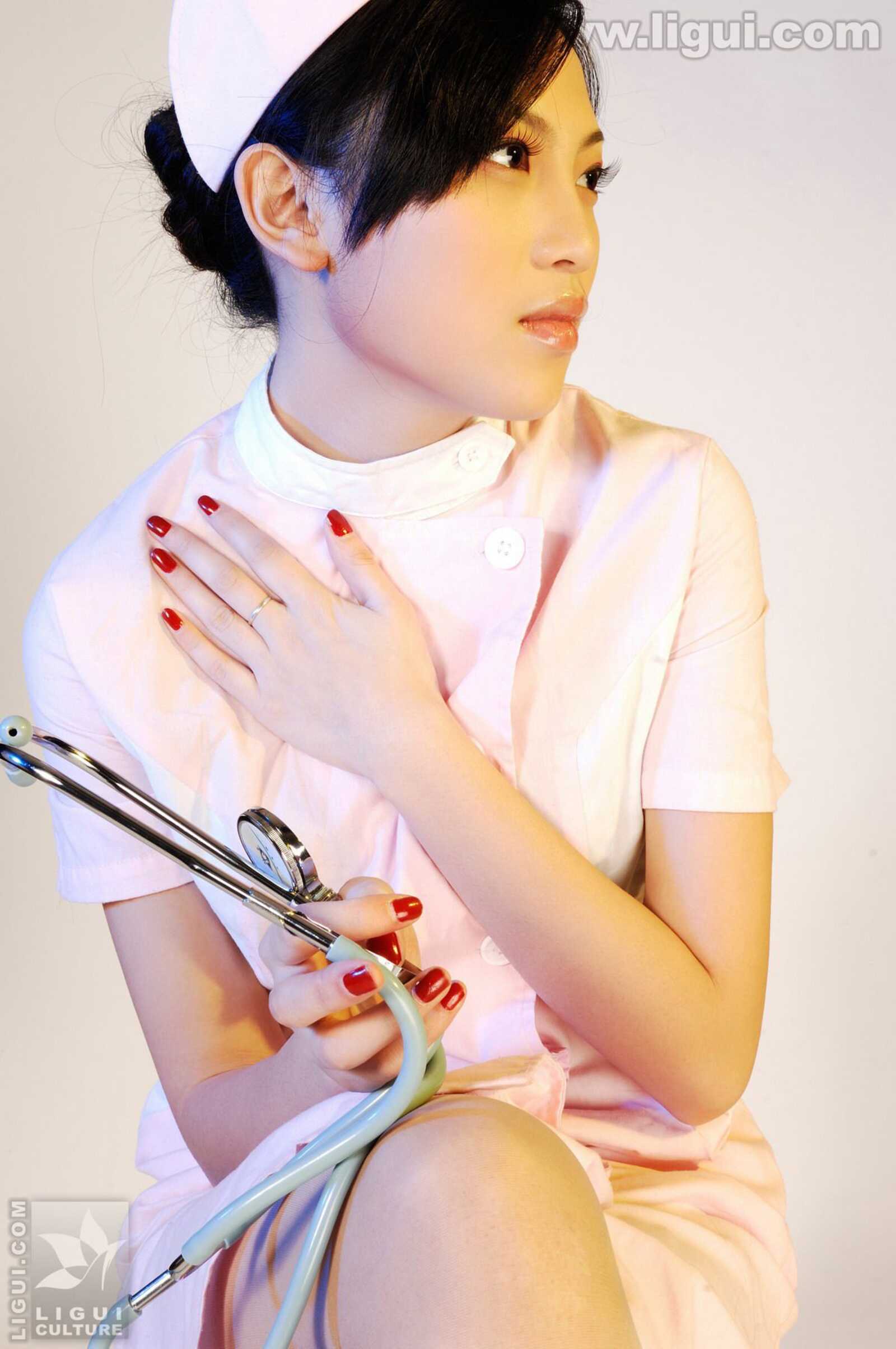 Model 左左《完美的护士情节》 [丽柜LiGui] 美腿玉第10张
