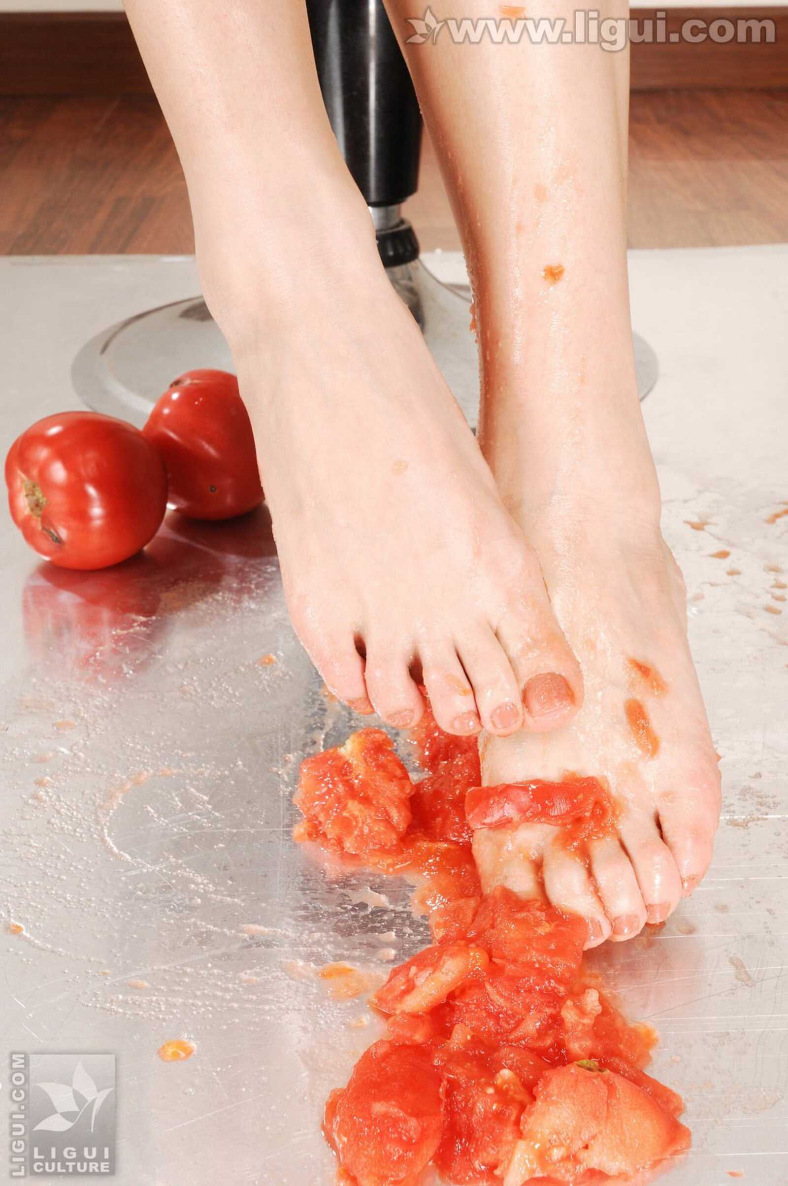 Model 尤美《黏湿的美腿踩踏》 [丽柜LiGui] 美腿玉第6张