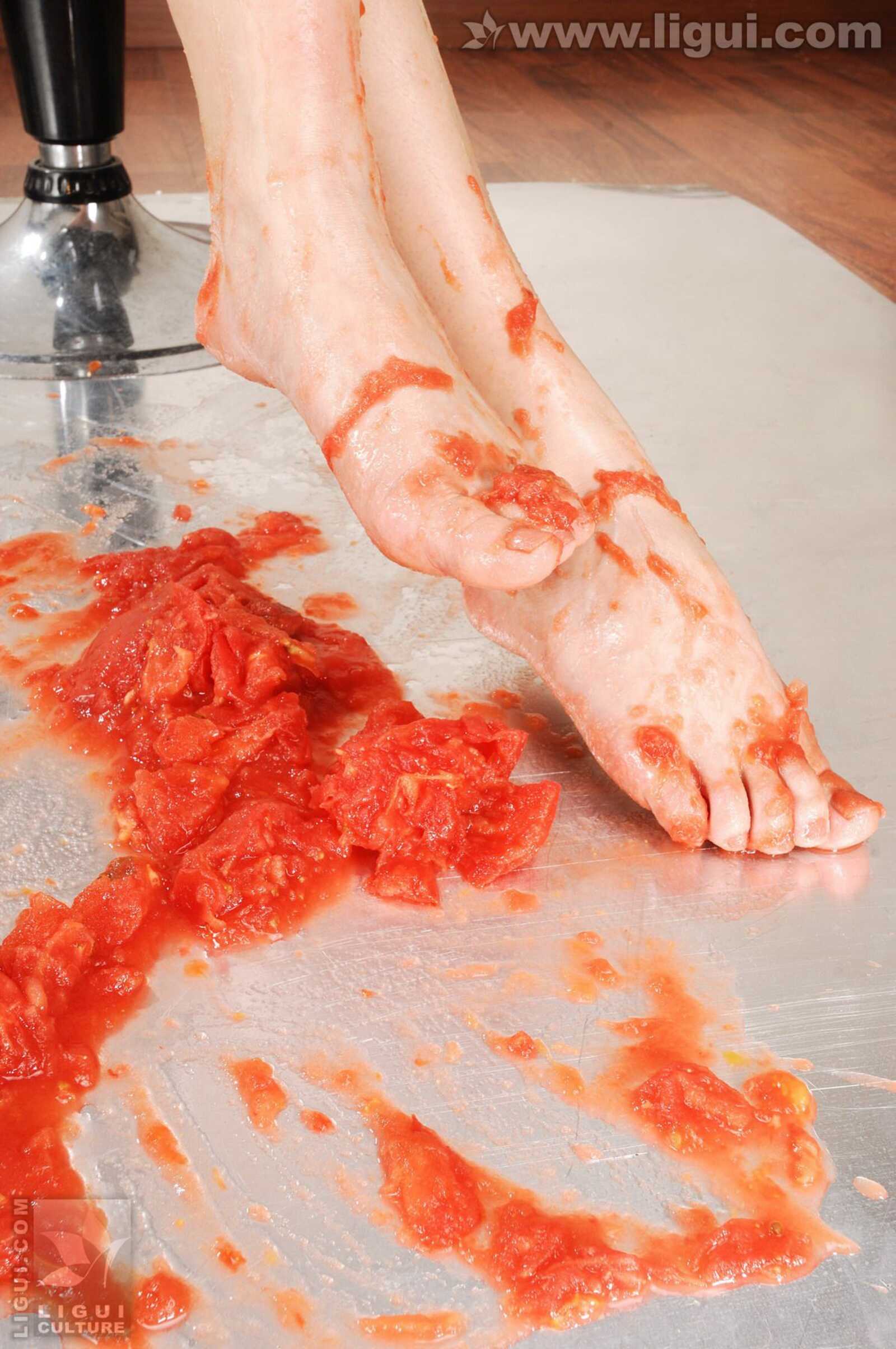 Model 尤美《黏湿的美腿踩踏》 [丽柜LiGui] 美腿玉第2张