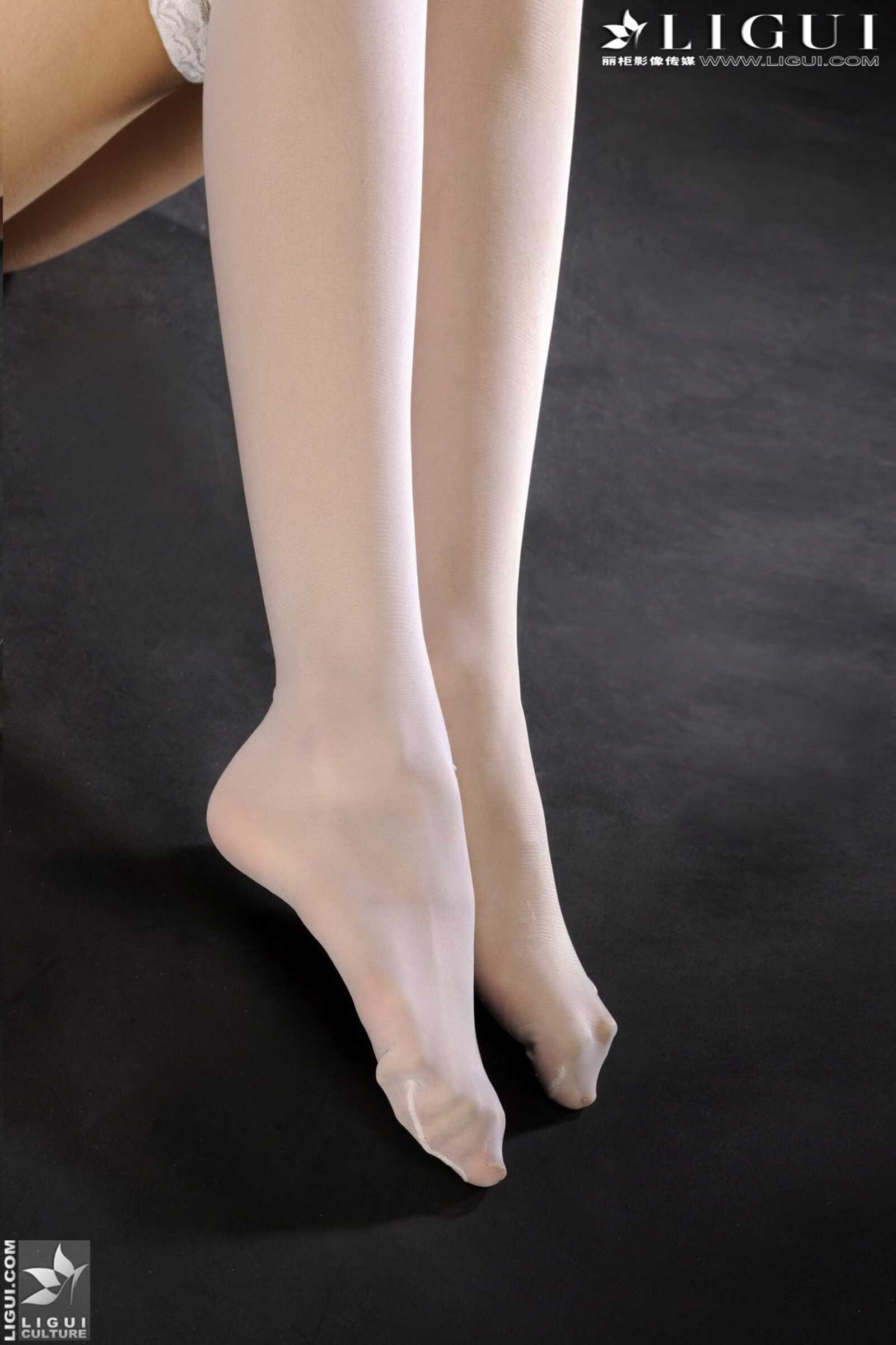 Model 桃子《白丝水手服》 [丽柜LiGui] 美腿玉足写第3张