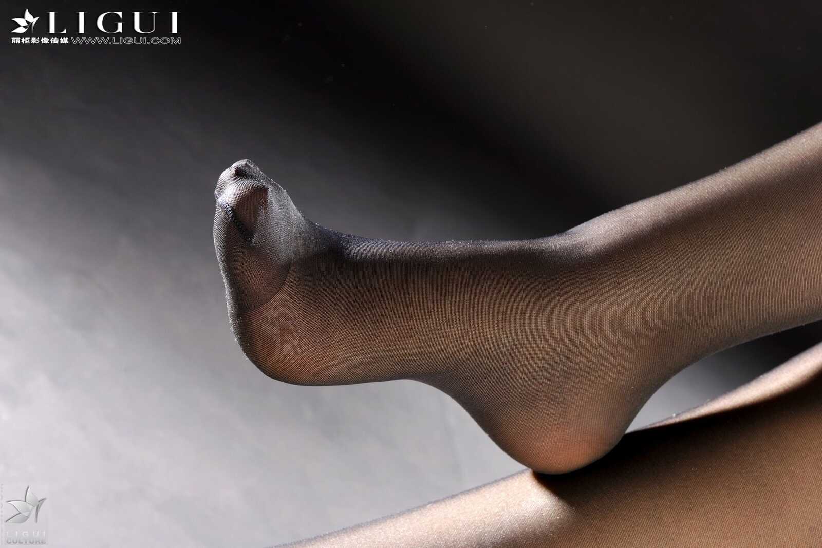 Model 文静《让你心跳的小辣椒》 [丽柜LiGui] 美腿第4张