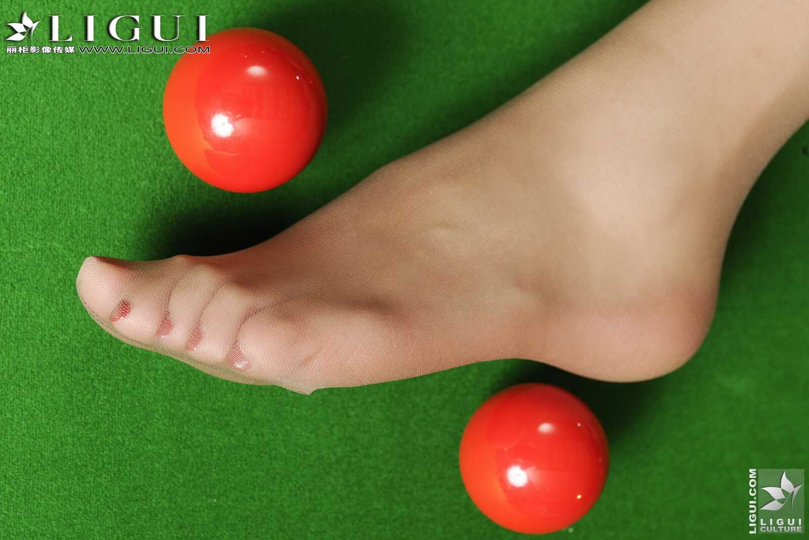 Model Cherry《台球女郎》 [丽柜LiGui] 美腿玉足写真第3张