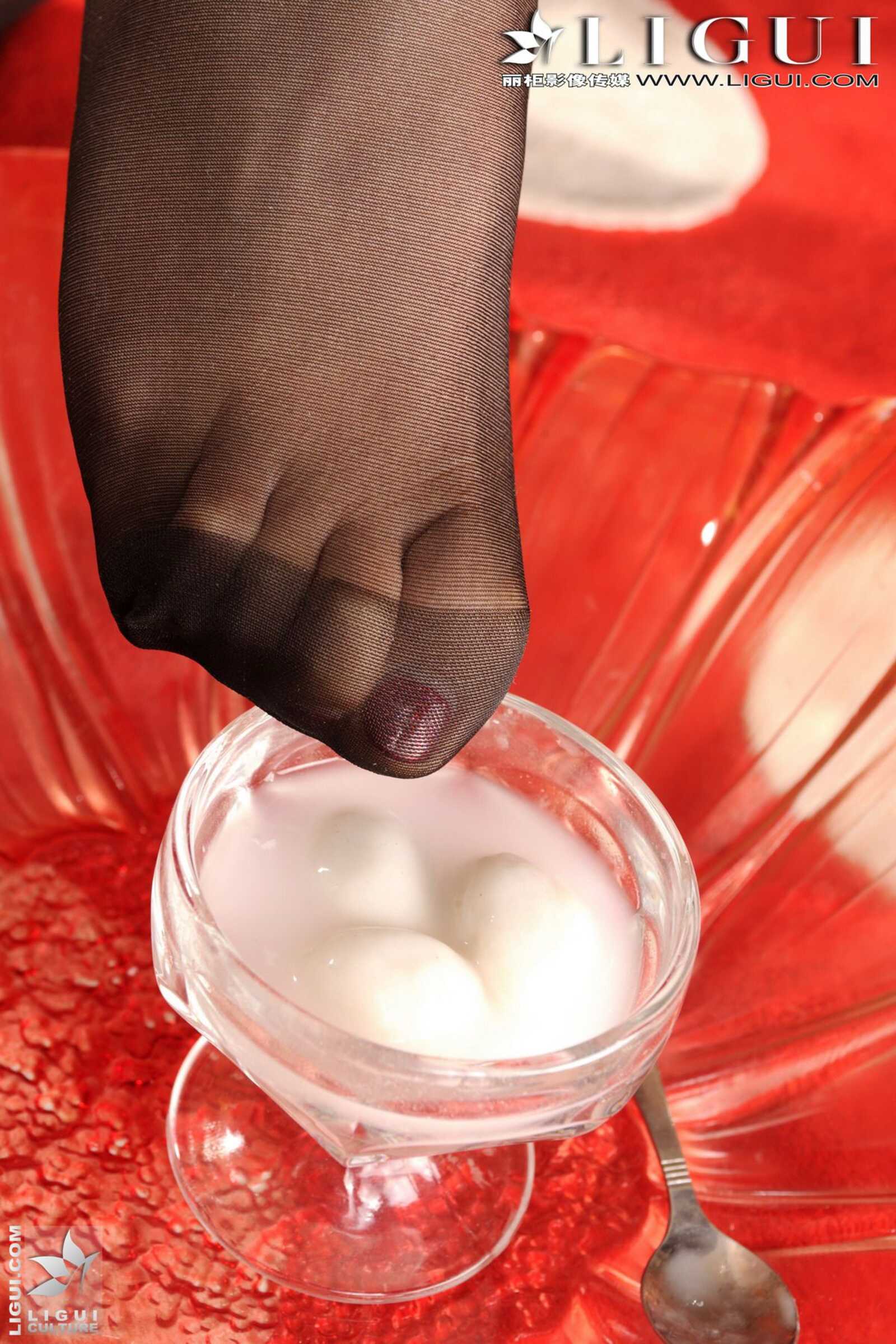 Model 苏菲《2011古典黑丝新年特辑》 [丽柜LiGui] 美第11张