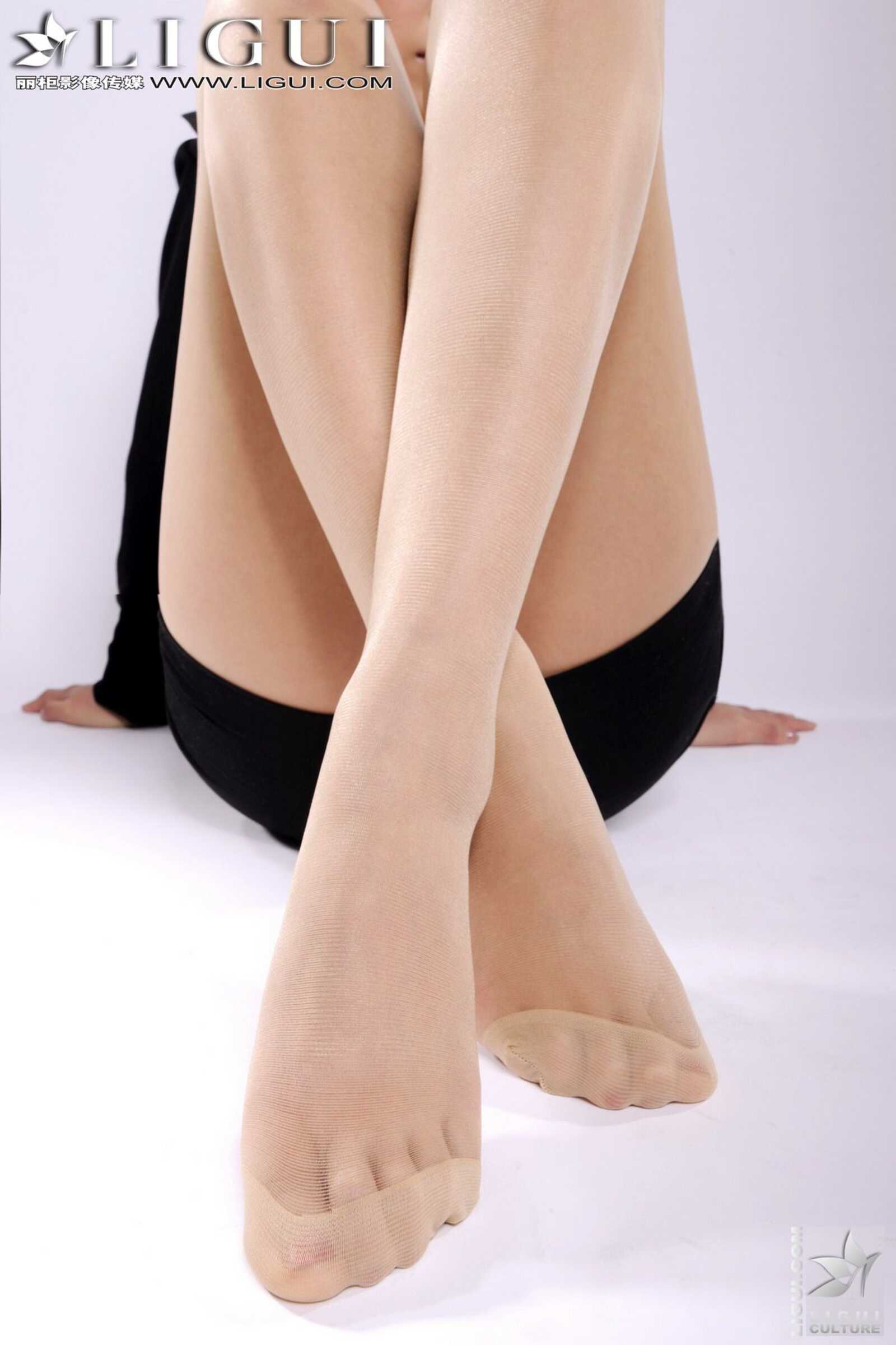 Model 美美《肉丝OL高跟女郎》 [丽柜LiGui] 美腿玉足第13张