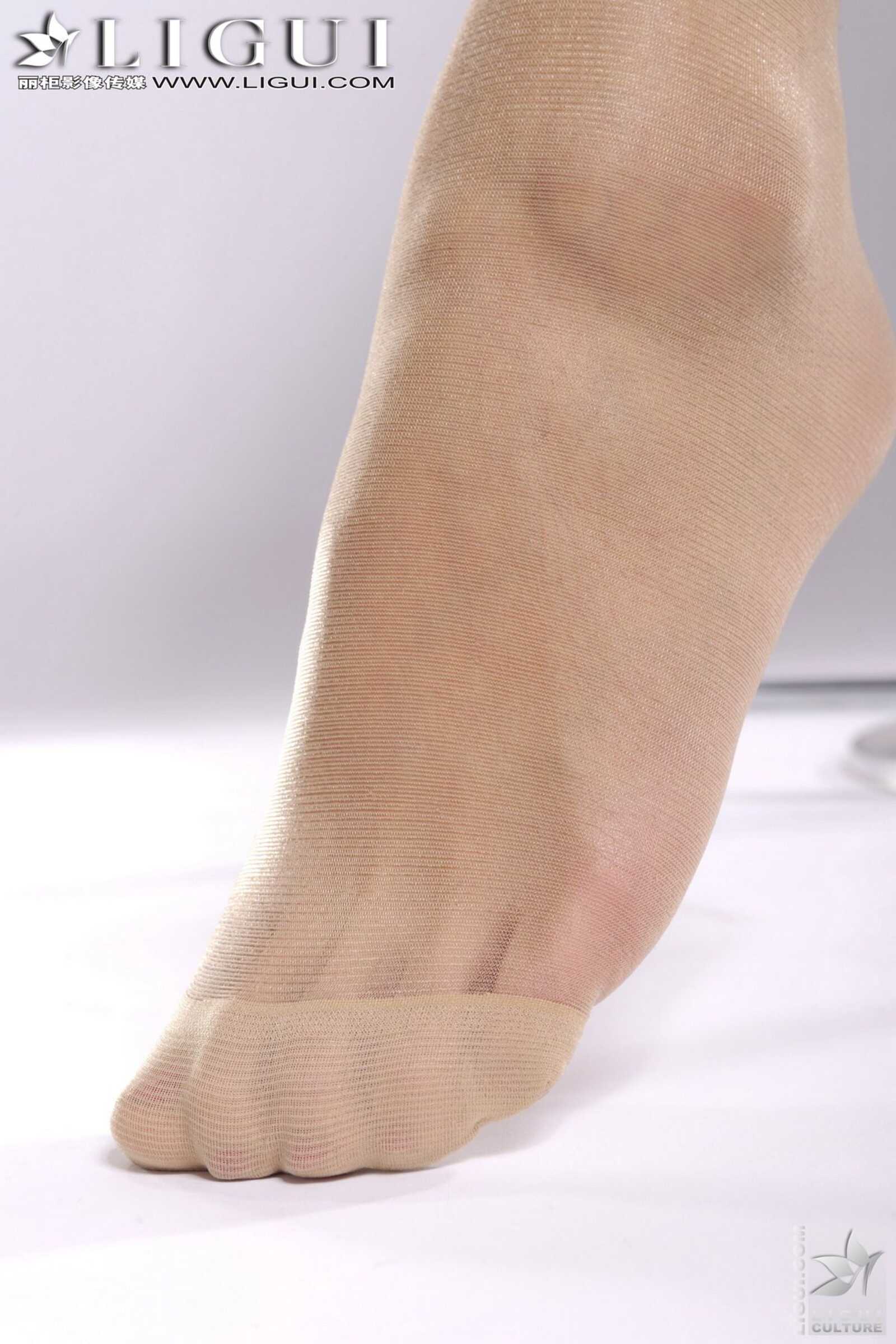 Model 美美《肉丝OL高跟女郎》 [丽柜LiGui] 美腿玉足第8张
