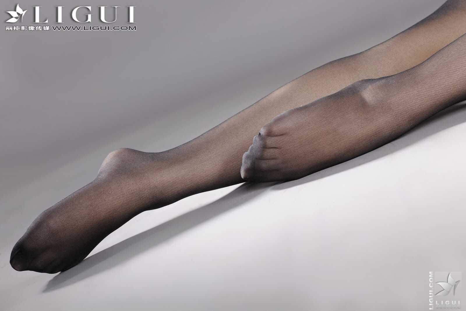 Model 侨侨《黑丝超短裙高跟女郎》 [丽柜LiGui] 美第1张