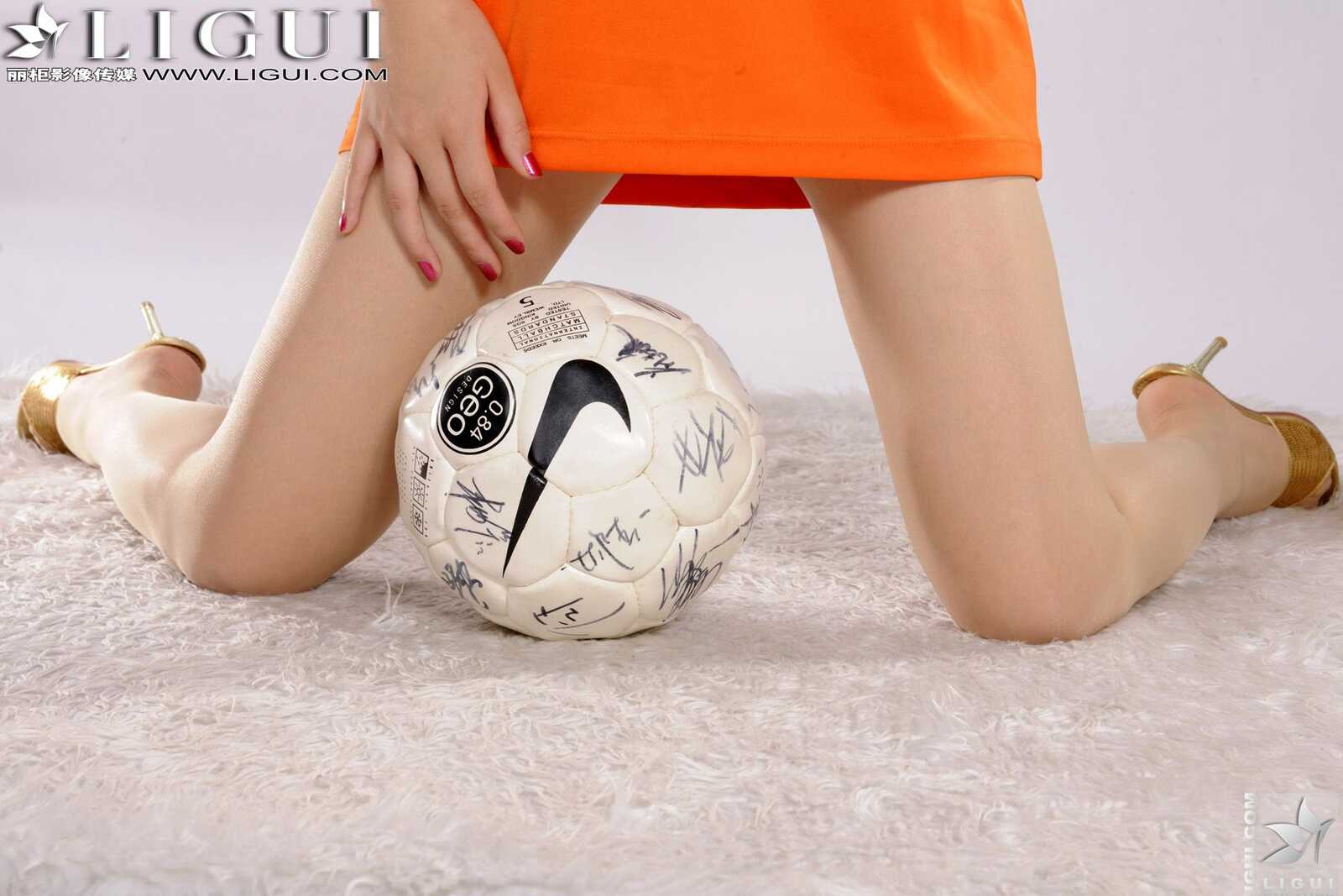 Model 文静《铿锵玫瑰》 [丽柜LiGui] 美腿玉足写真第1张