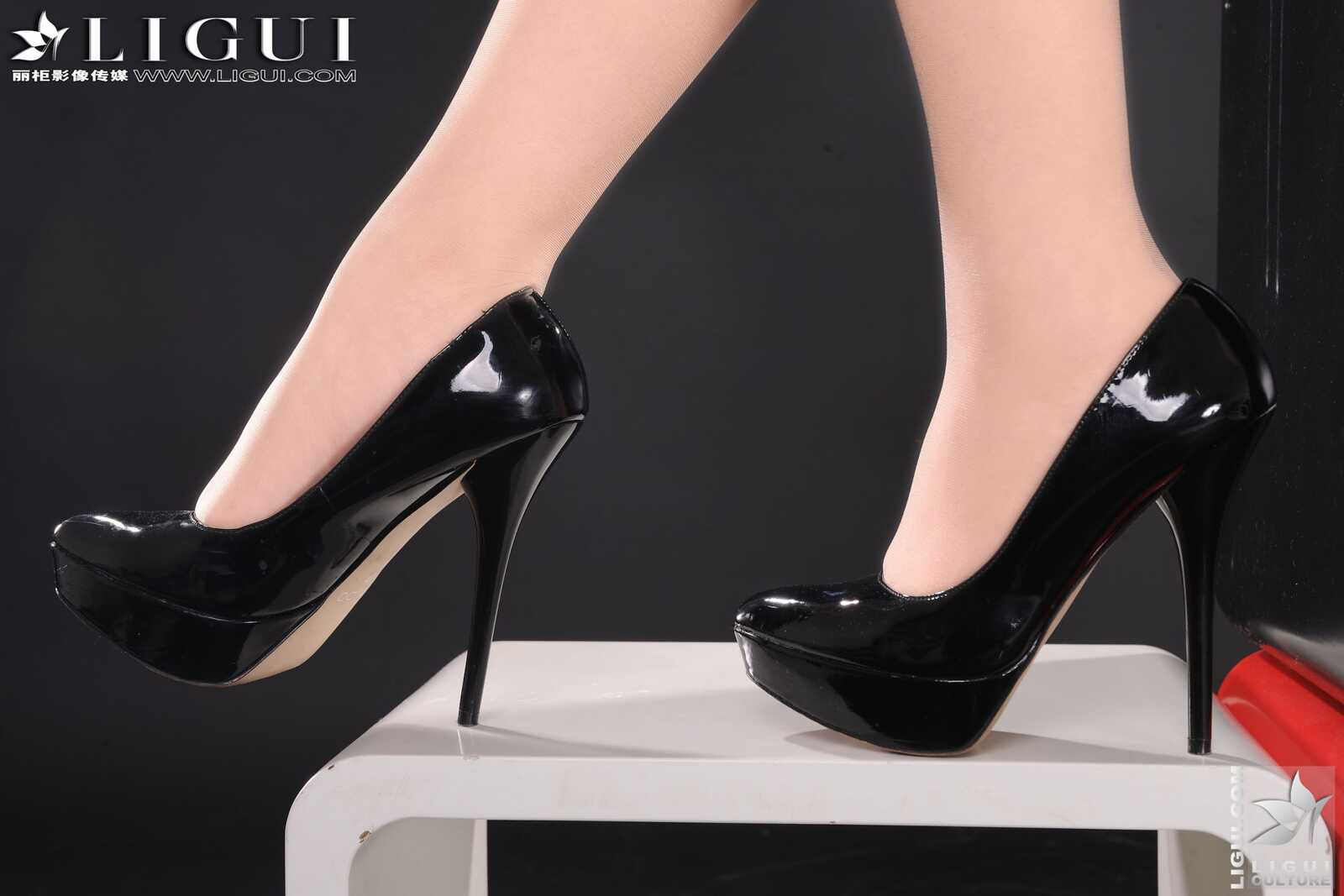 Model 文静《性感女军服》 [丽柜LiGui] 美腿玉足写第10张