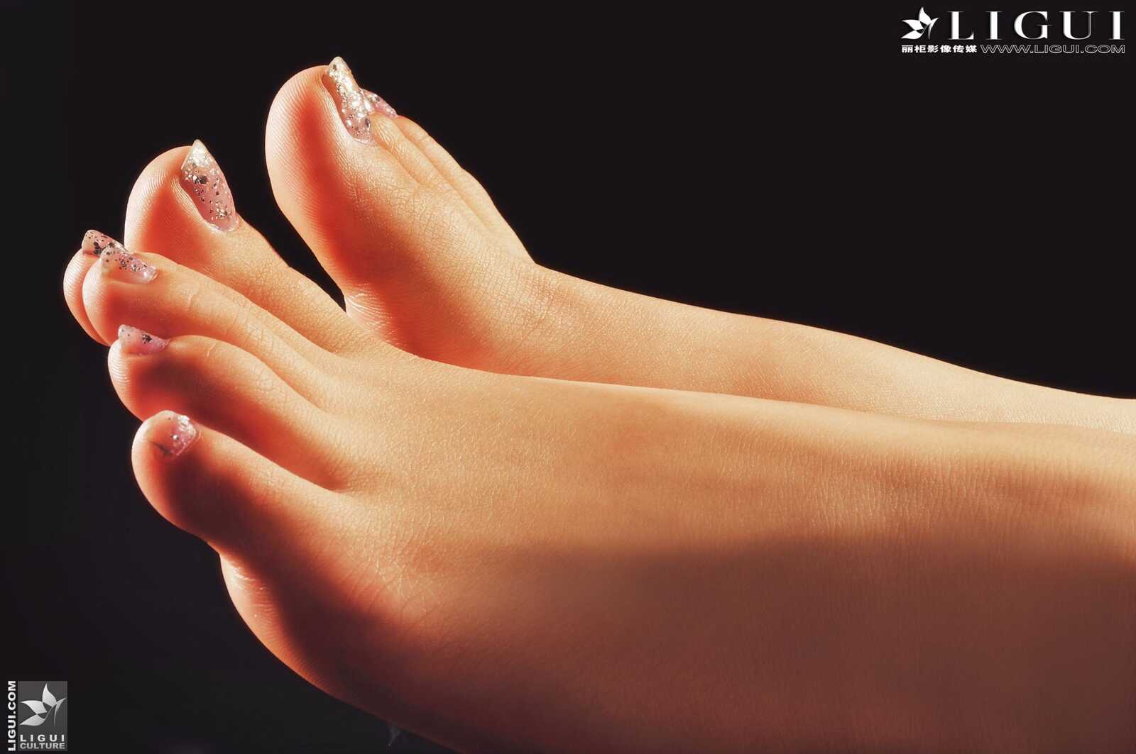 Model CC《玉足》 [丽柜LiGui] 美足写真图片第14张