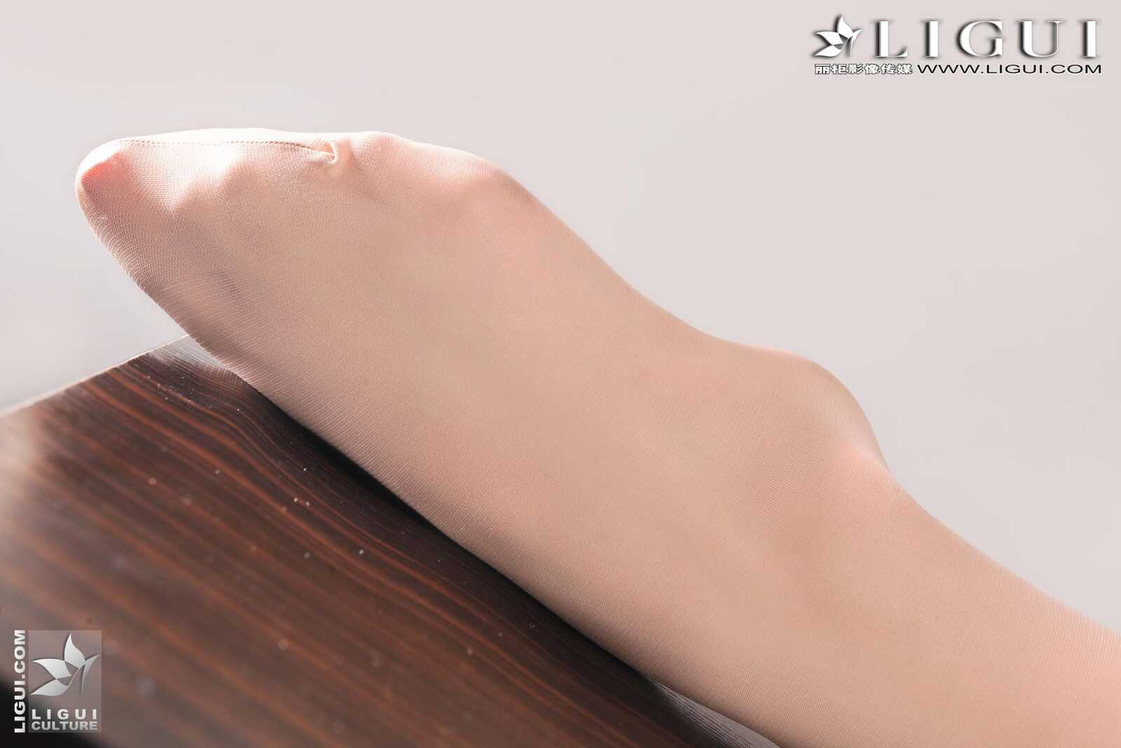 Model 桃子《办公室丝足秀》上下合集 [丽柜LiGui第6张