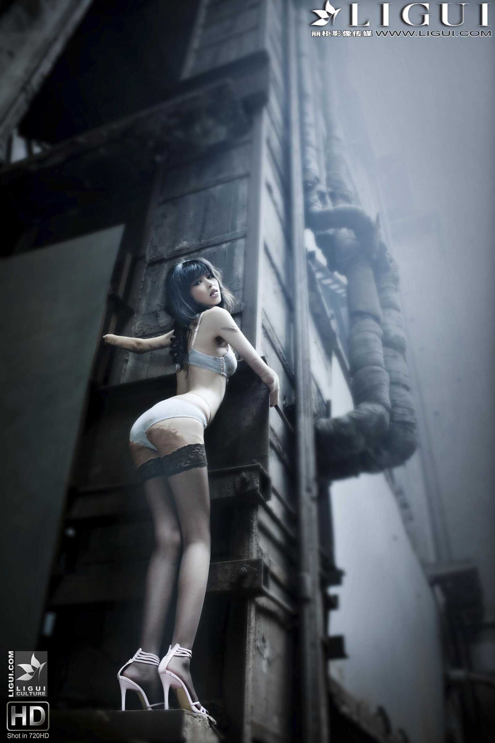 Model 梦露《黑丝女郎外拍魅惑》上下合集 [丽柜第14张