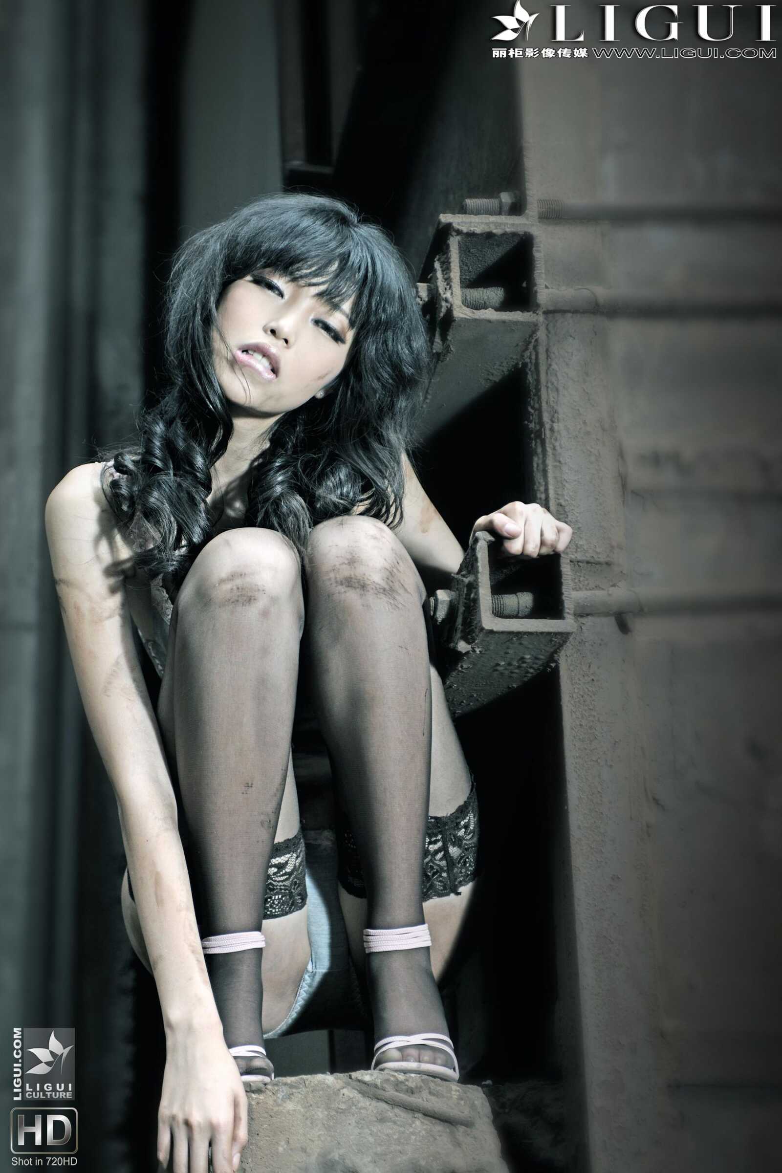 Model 梦露《黑丝女郎外拍魅惑》上下合集 [丽柜第12张