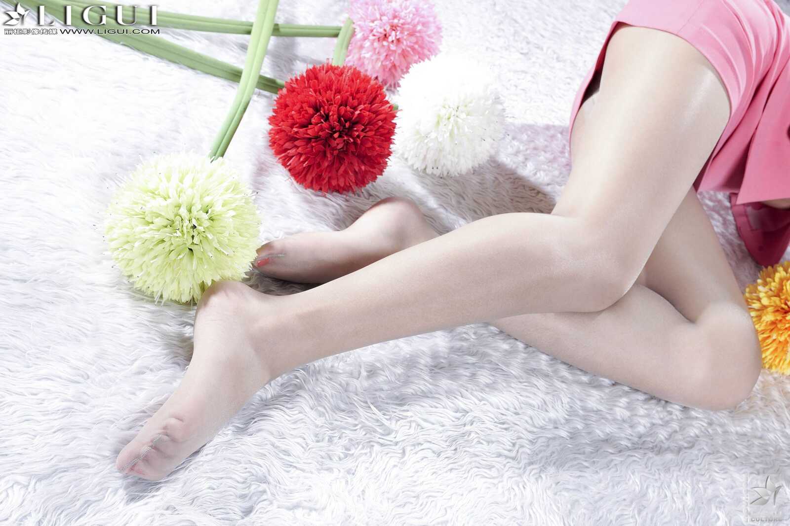Model 司琪《粉色丽人》[丽柜LiGui] 美腿玉足写真图第3张