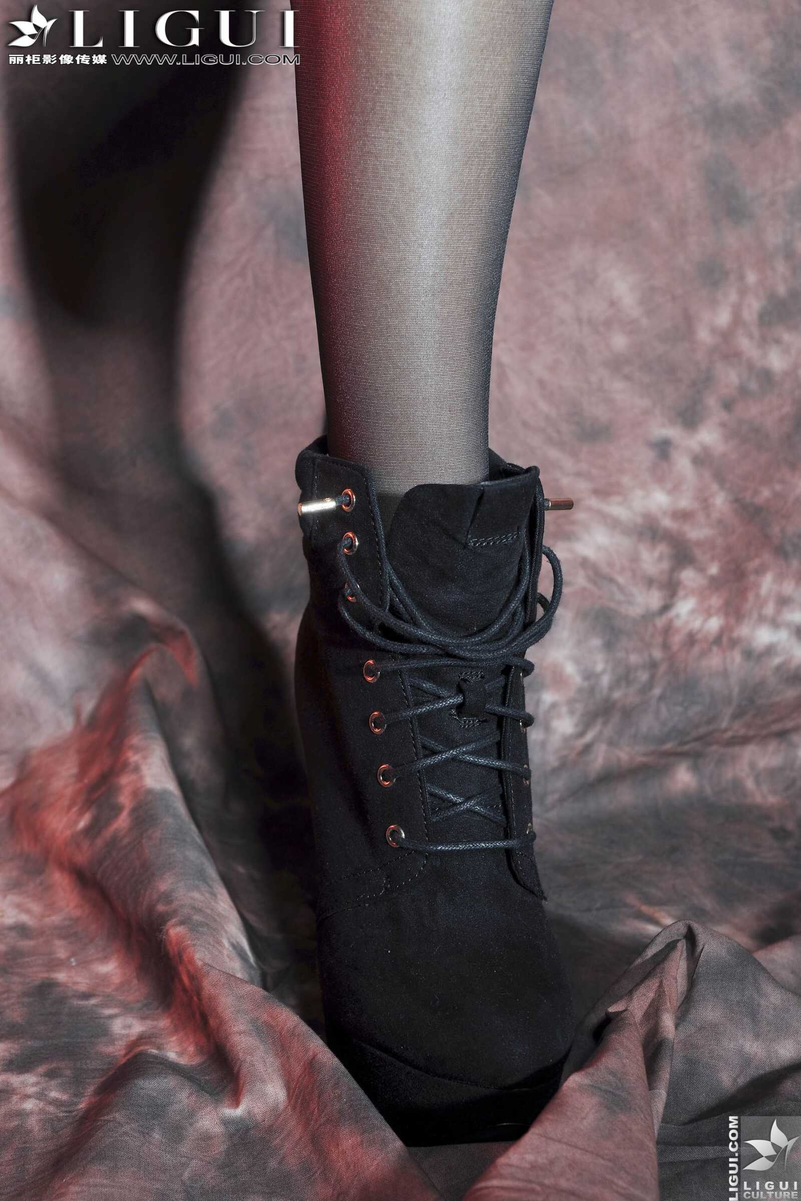 Model 司琪《皮草黑丝女郎》 [丽柜LiGui] 美腿玉足第15张