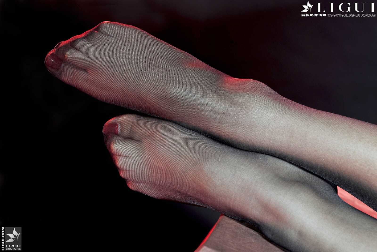 Model 司琪《皮草黑丝女郎》 [丽柜LiGui] 美腿玉足第3张