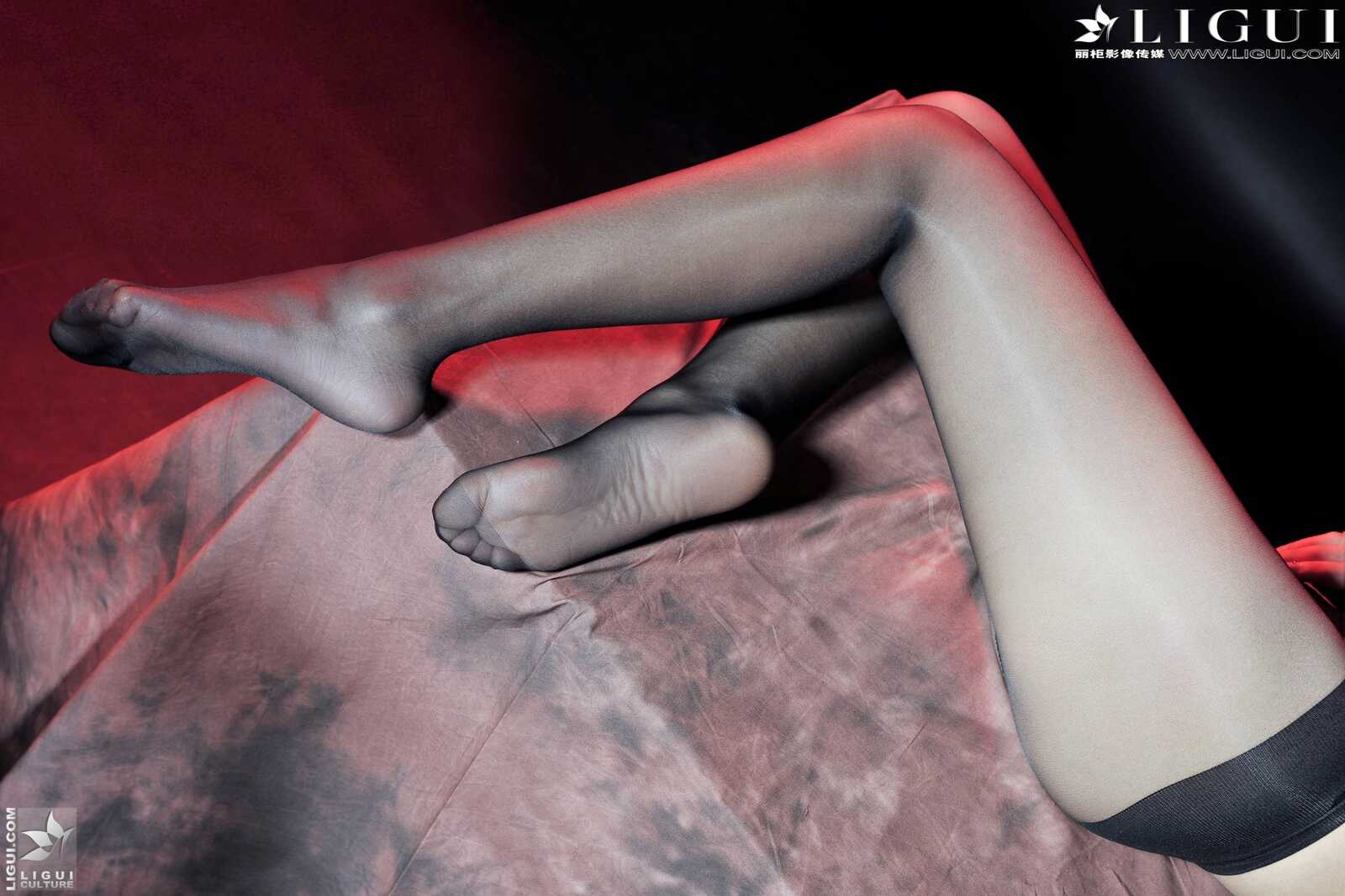 Model 司琪《皮草黑丝女郎》 [丽柜LiGui] 美腿玉足第2张