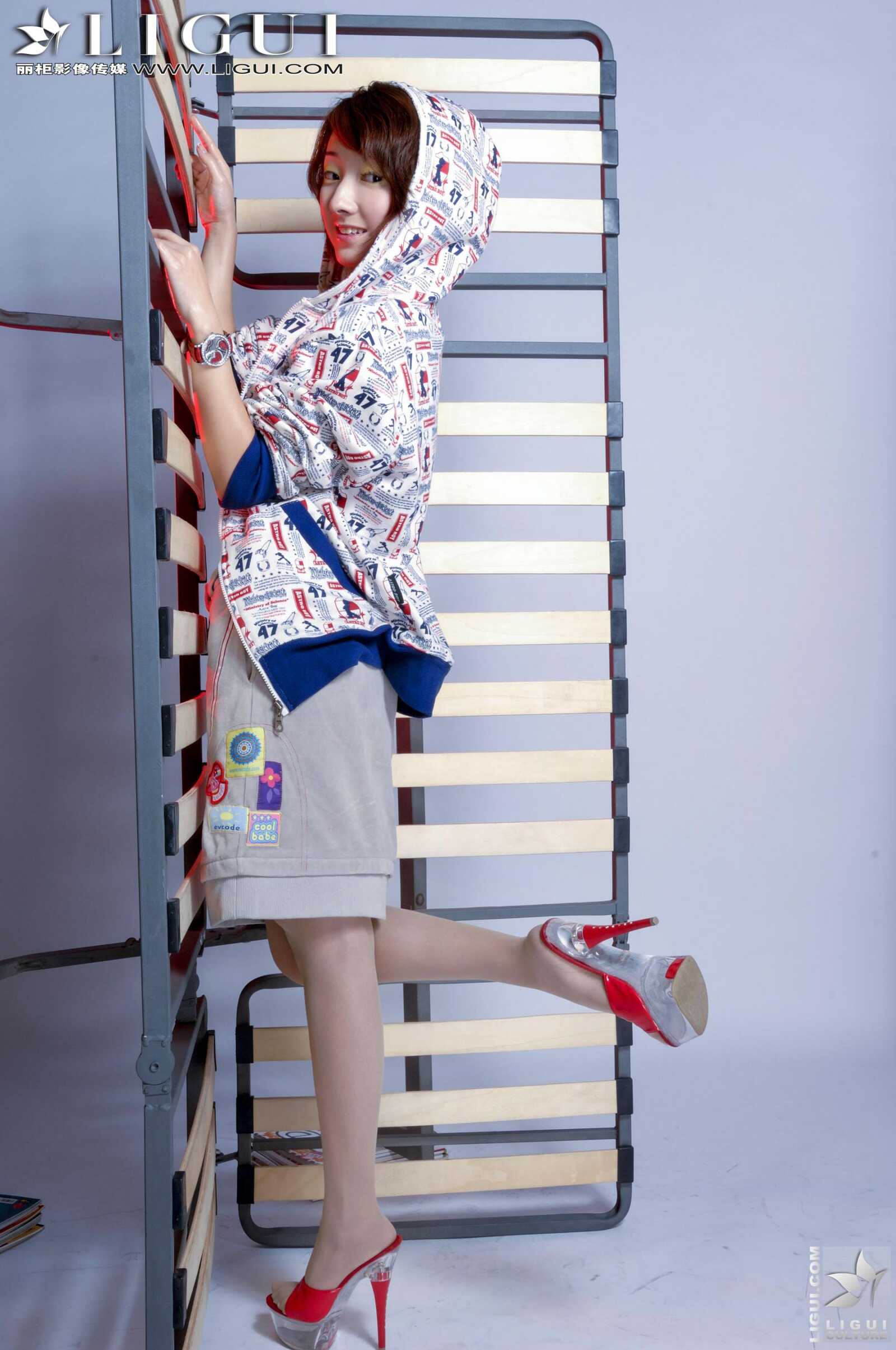 Model Kelly《运动服少女》 [丽柜LiGui] 美腿玉足写真第7张