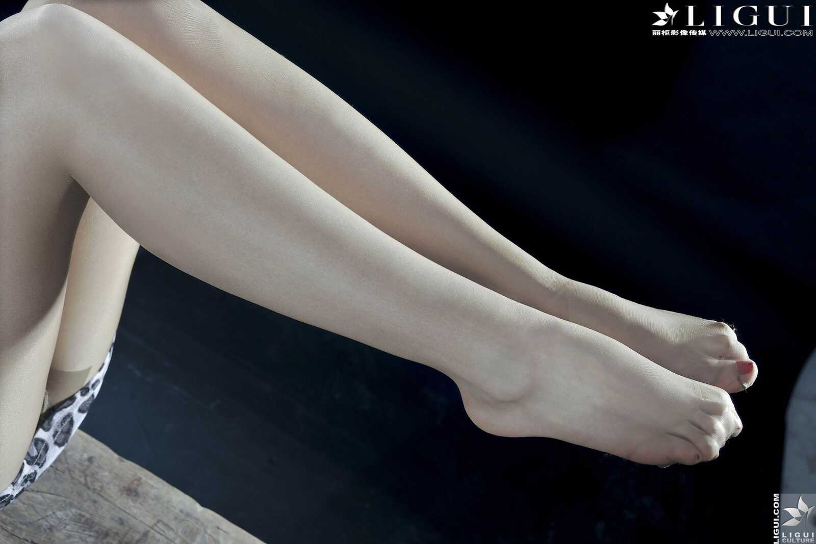 Model 晴晴《豹纹高跟女郎丝足》 [丽柜LiGui] 美腿第2张