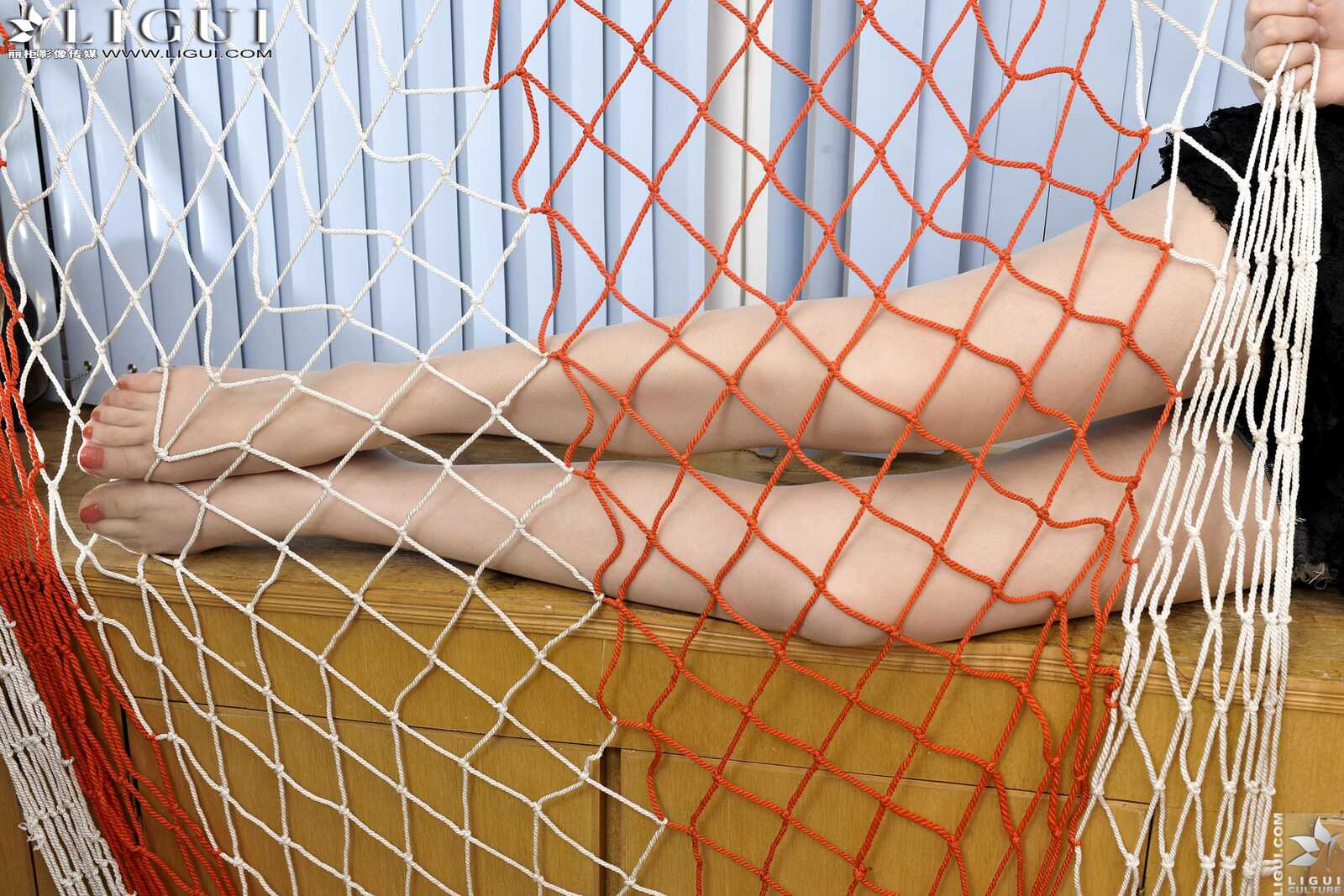 [丽柜LiGui] Model 允儿《蕾丝高跟美足》 美腿玉足第3张